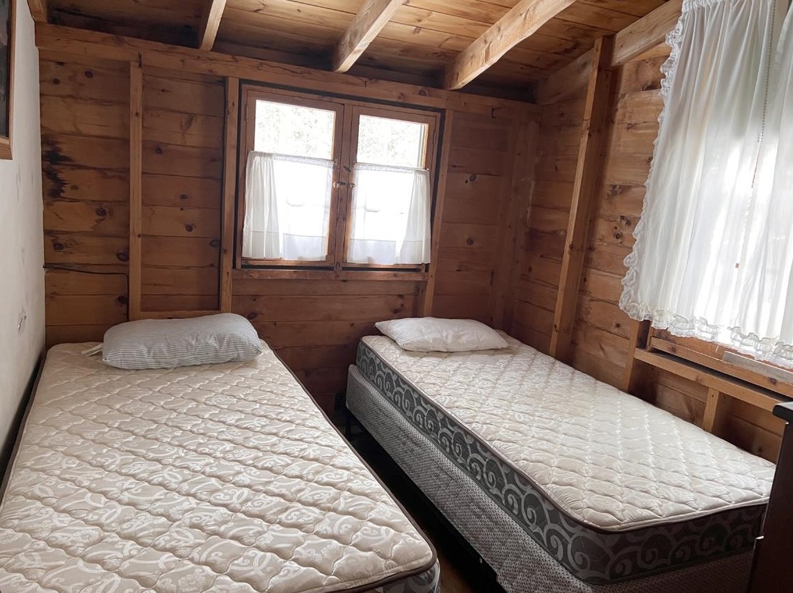 32 Cottage Rd, Bridgewater NH  03222-3704 exterior