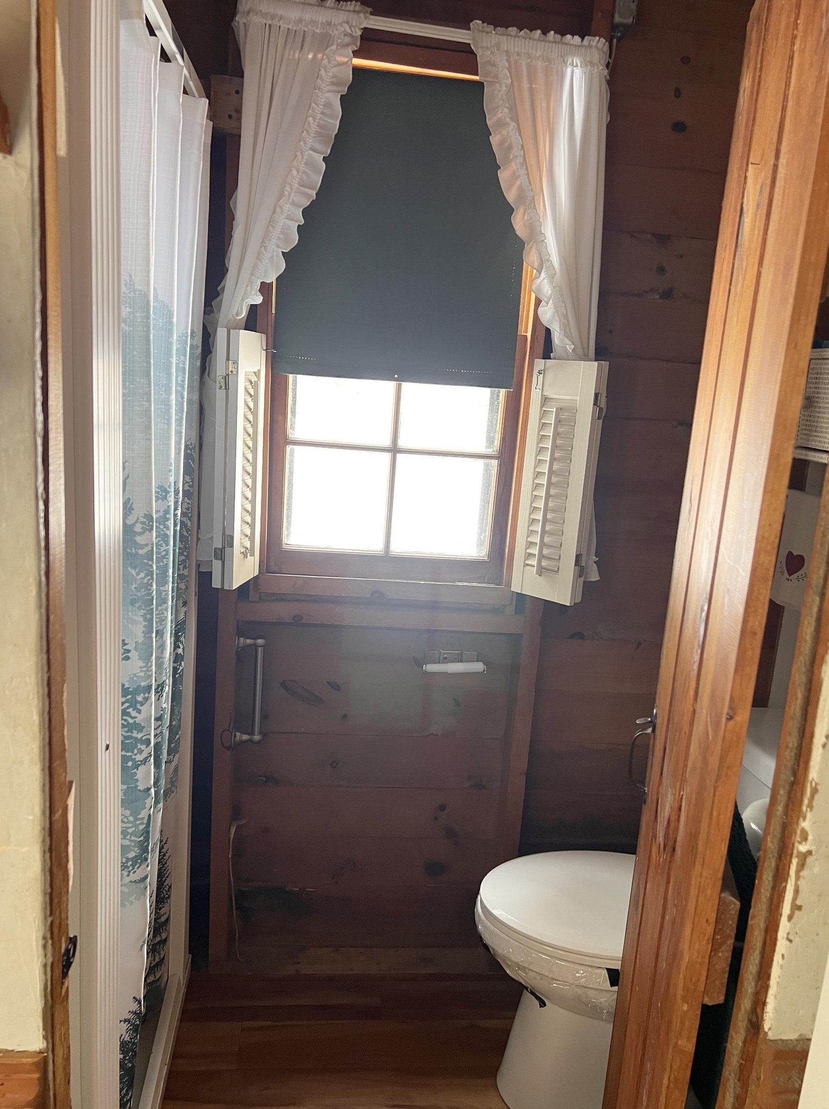 32 Cottage Rd, Bridgewater NH  03222-3704 exterior