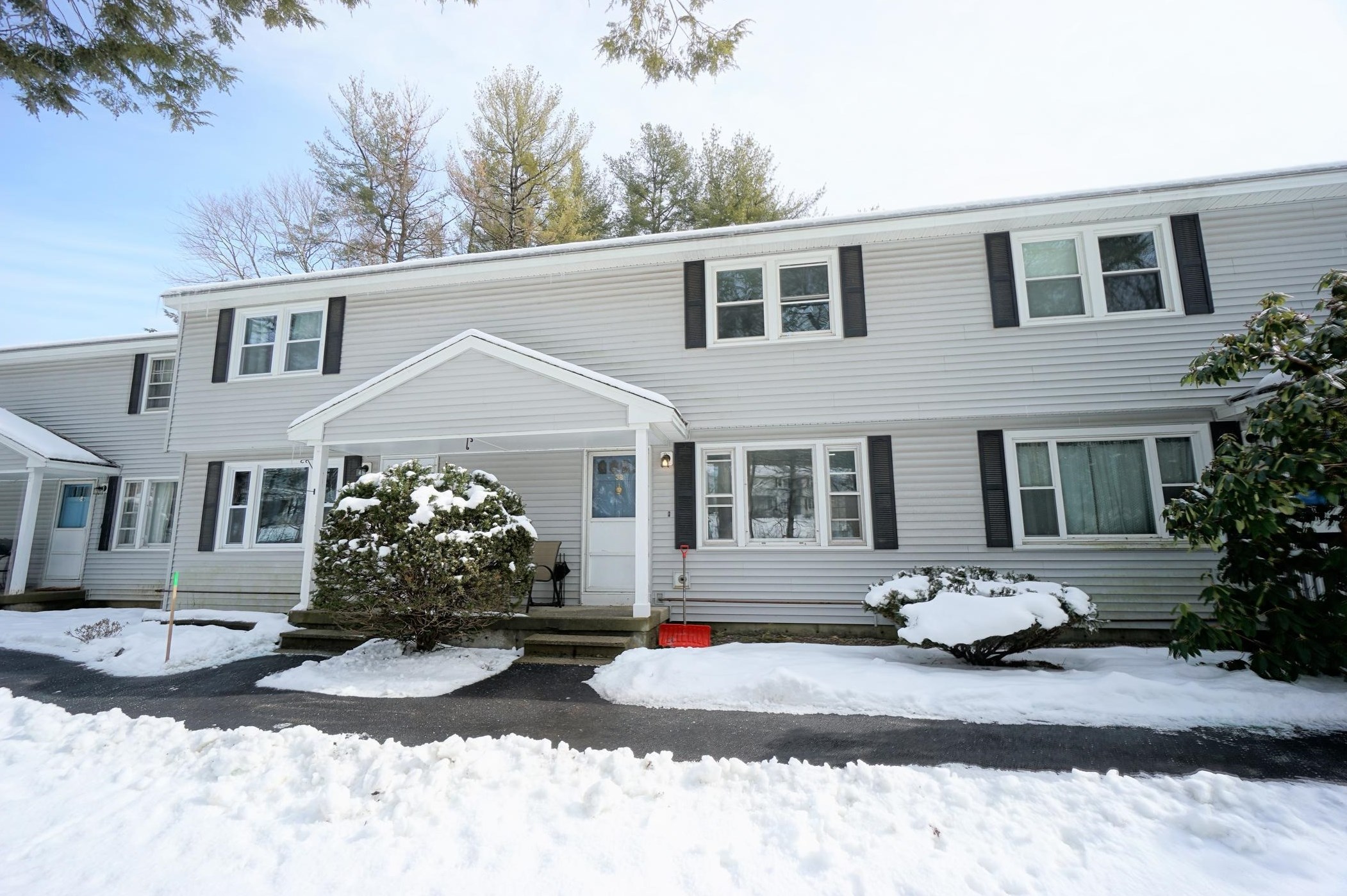 38 Boulder Dr #38, Londonderry, NH 03053