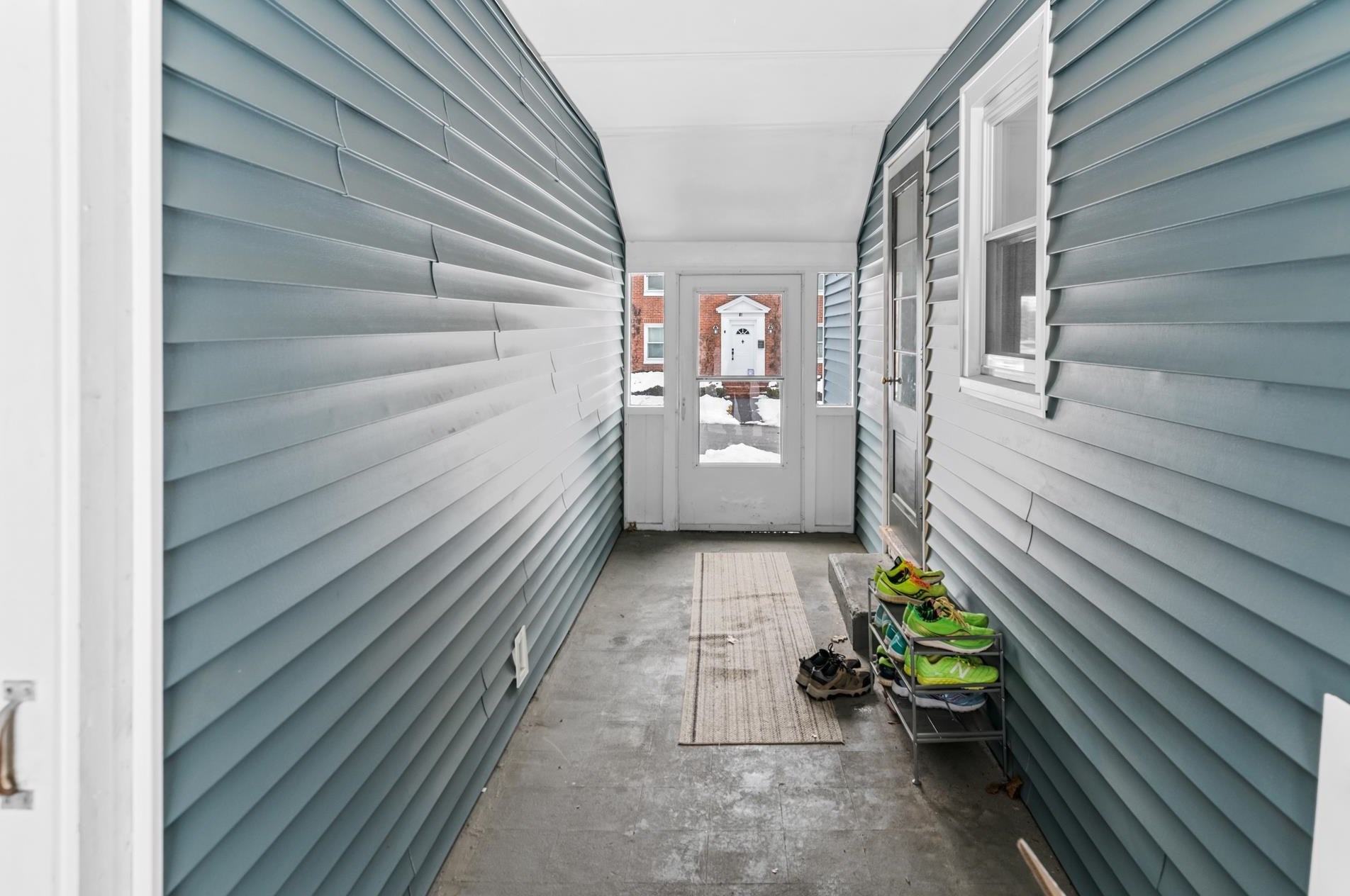 82 Alpine St, Manchester NH  03102-4602 exterior