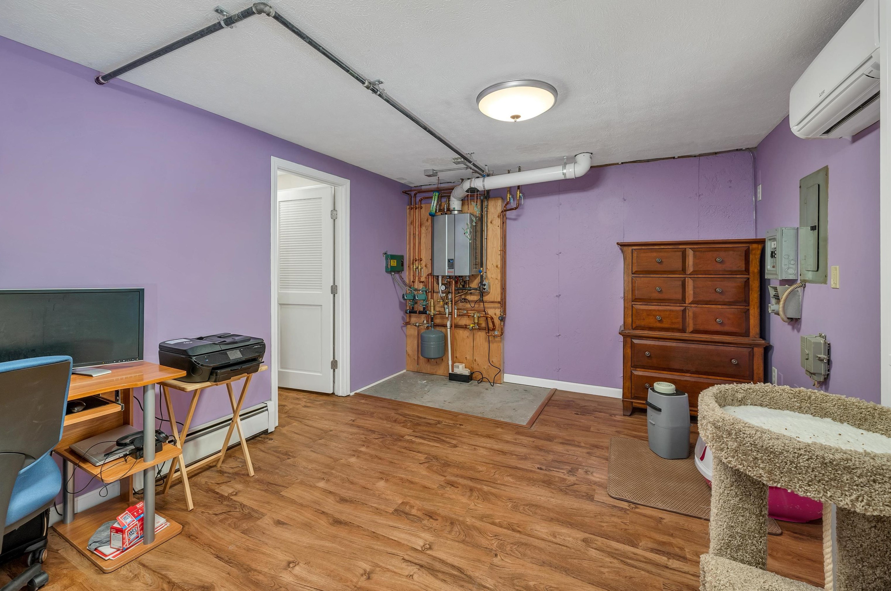 20 Walnut Cir, Merrimack NH  03054-2657 exterior