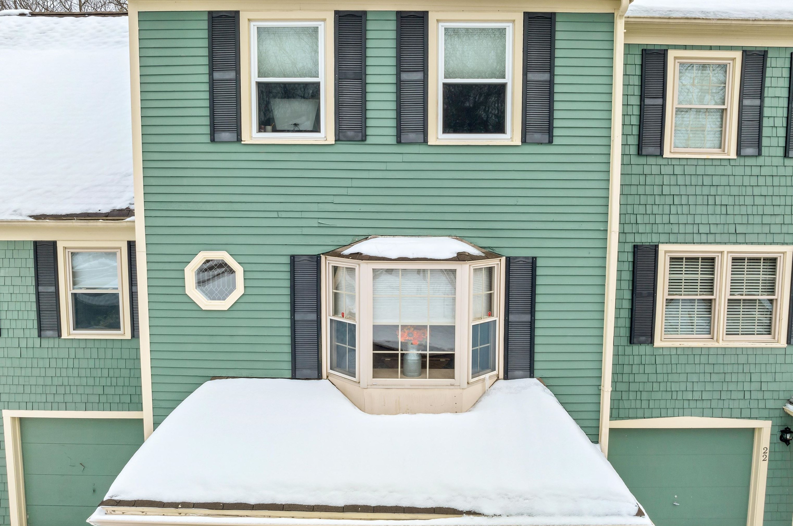 20 Walnut Cir, Merrimack NH  03054-2657 exterior
