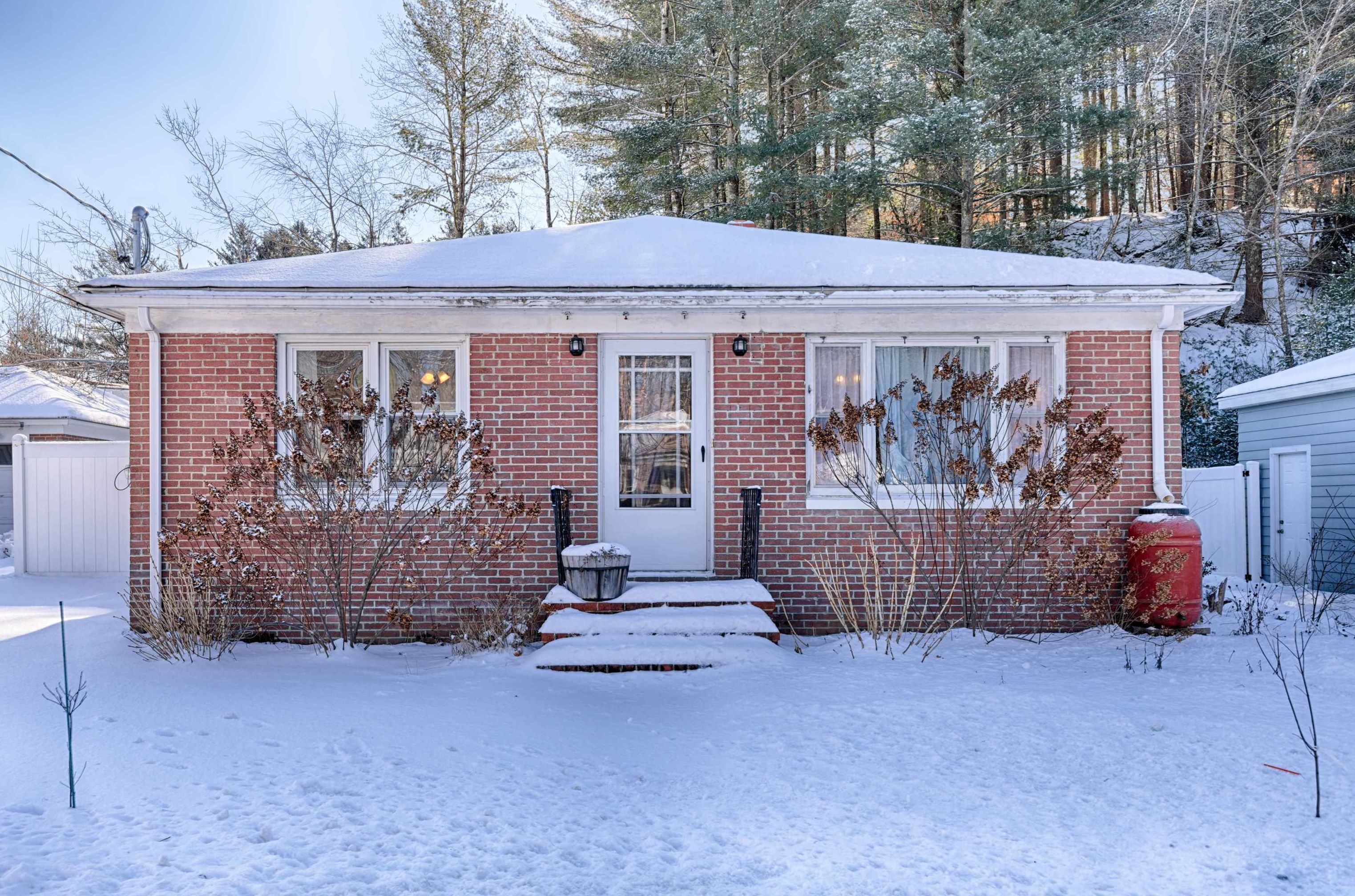 14 Morin St, Dover, NH 03820