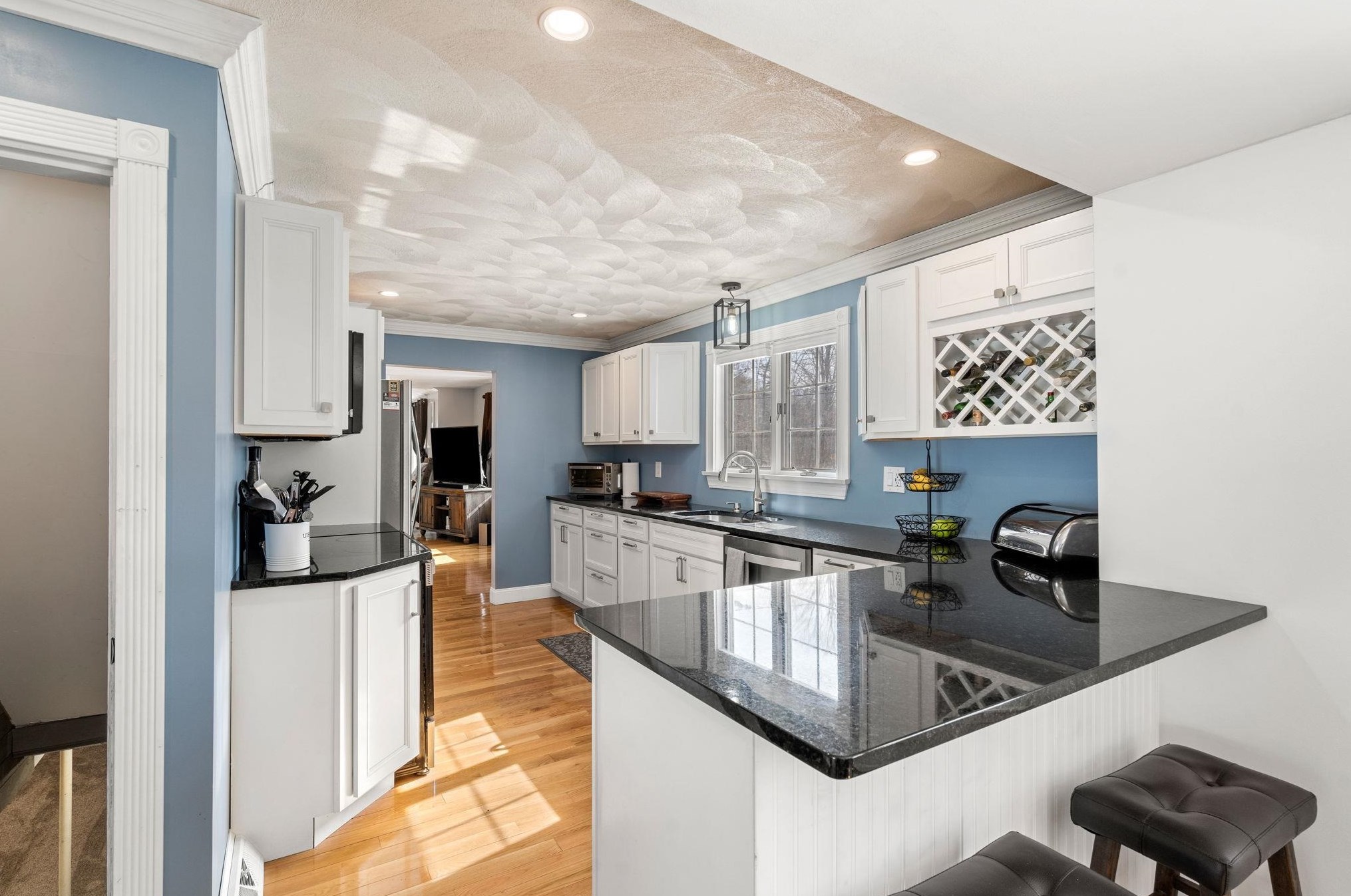 39 Danville Rd, Kingston, NH 03848