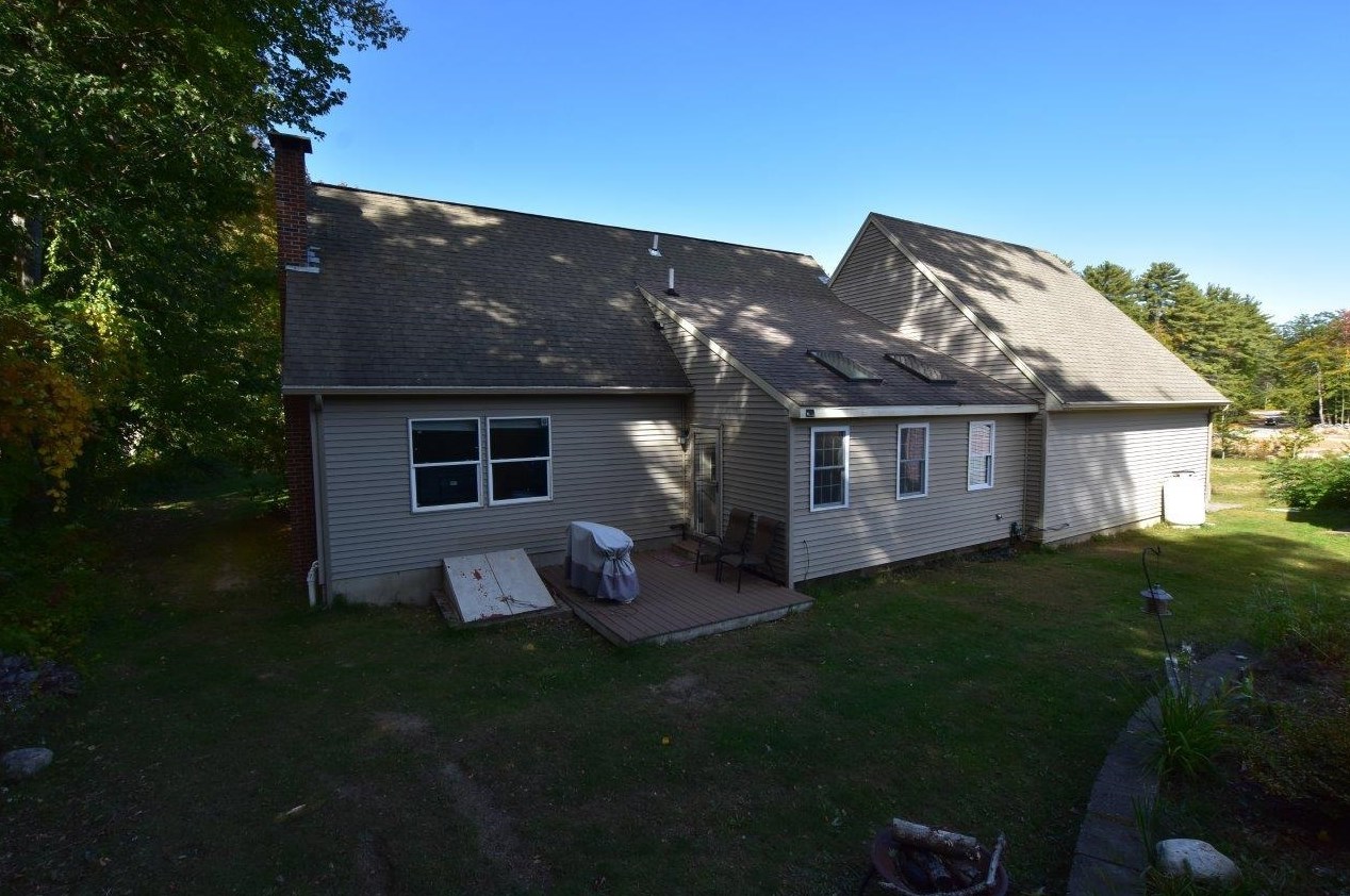 1434 Lovell Lake Rd, Wakefield, NH 03872