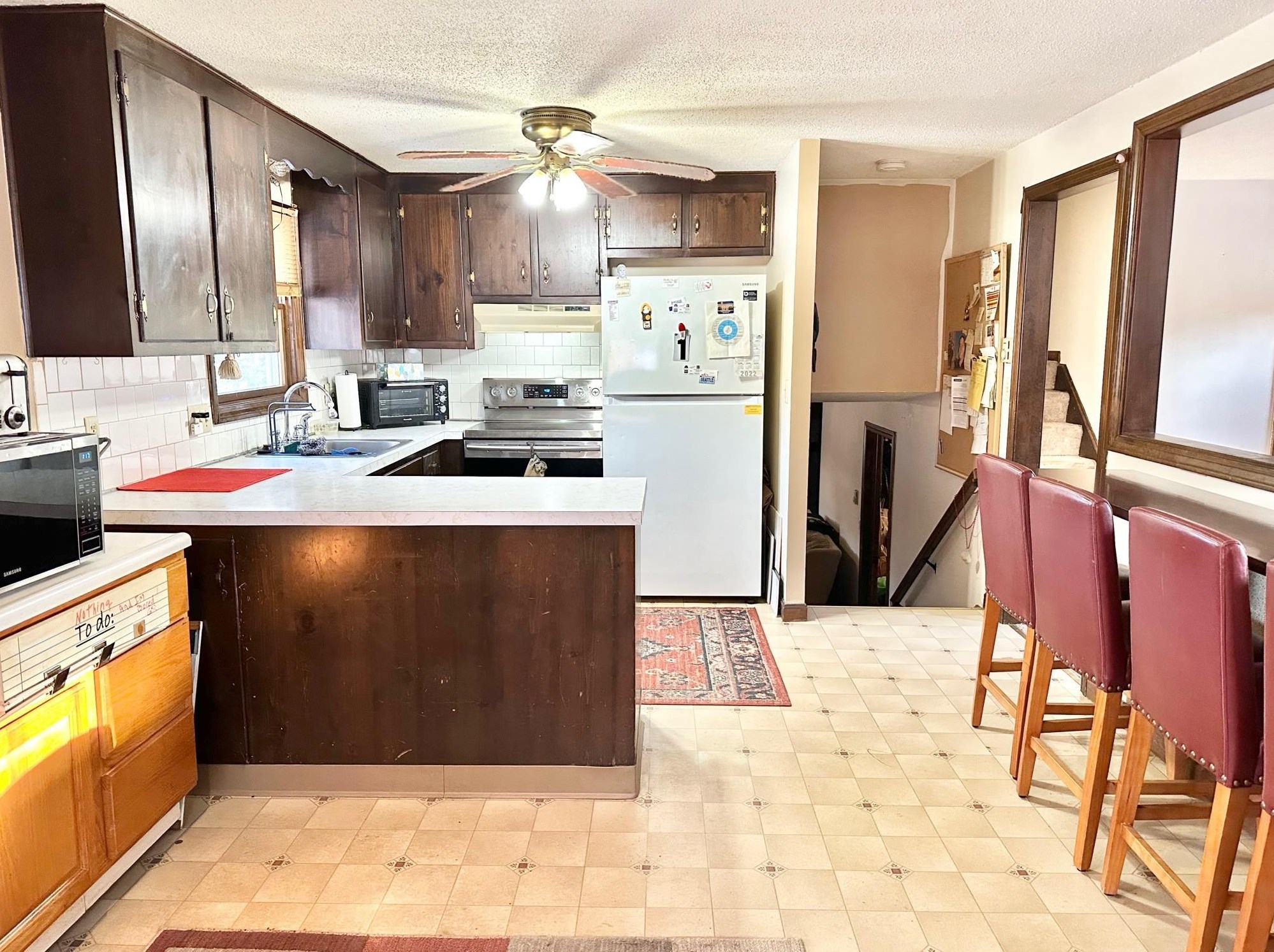 11 Collins Ave, Merrimack NH  03054-3246 exterior