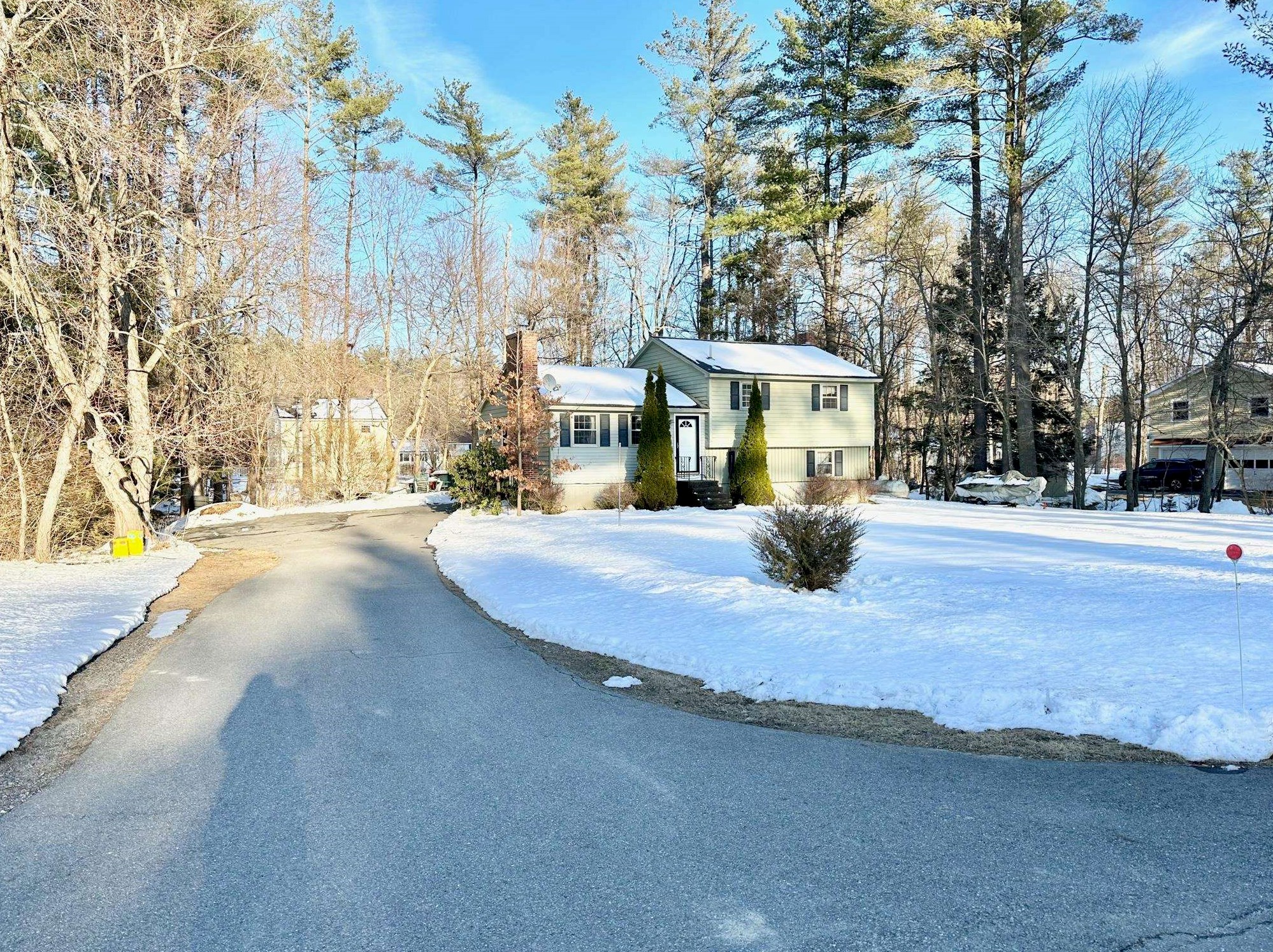 11 Collins Ave, Merrimack, NH 03054