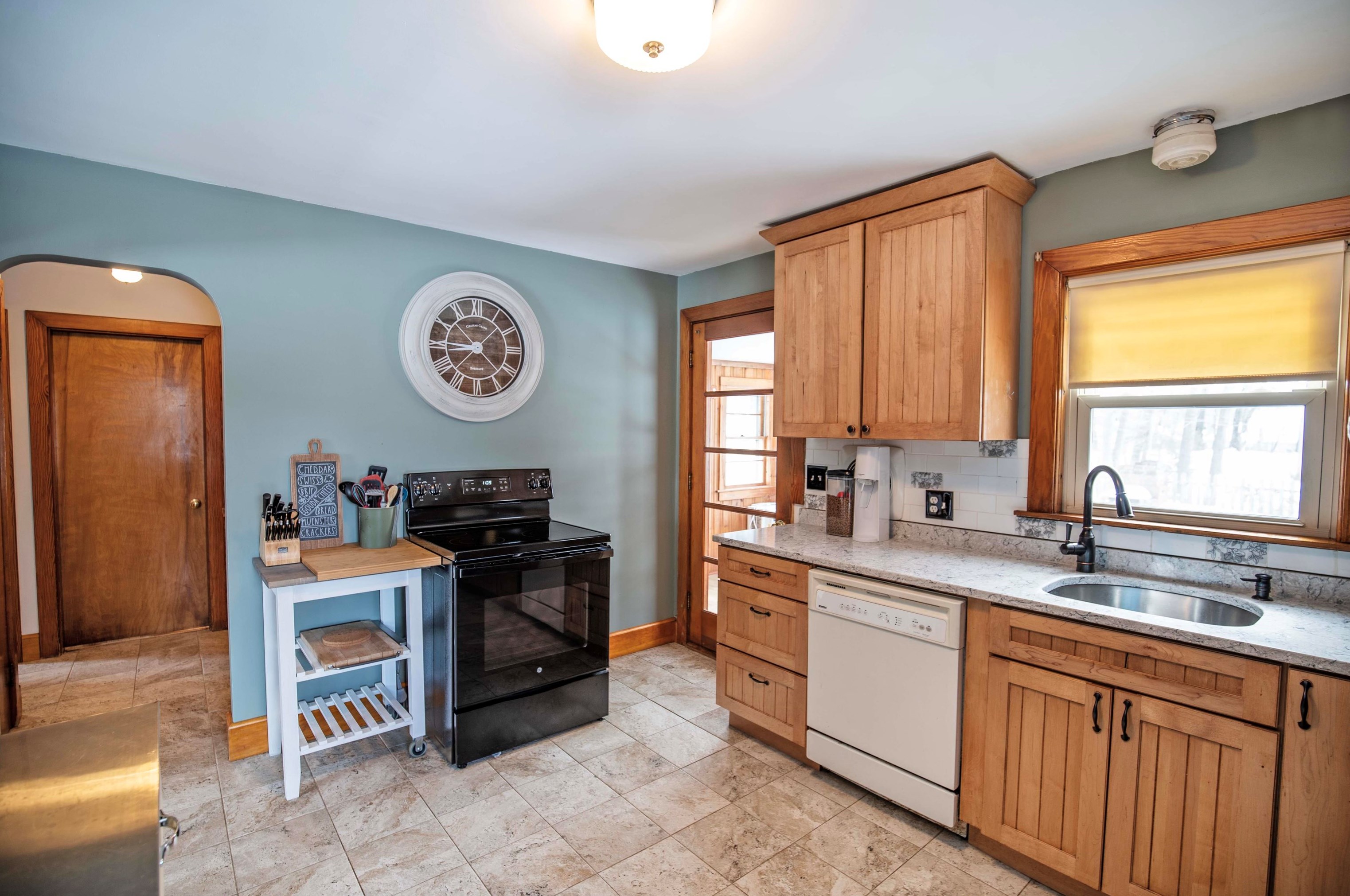 175 Peak St, Manchester NH  03104-3834 exterior