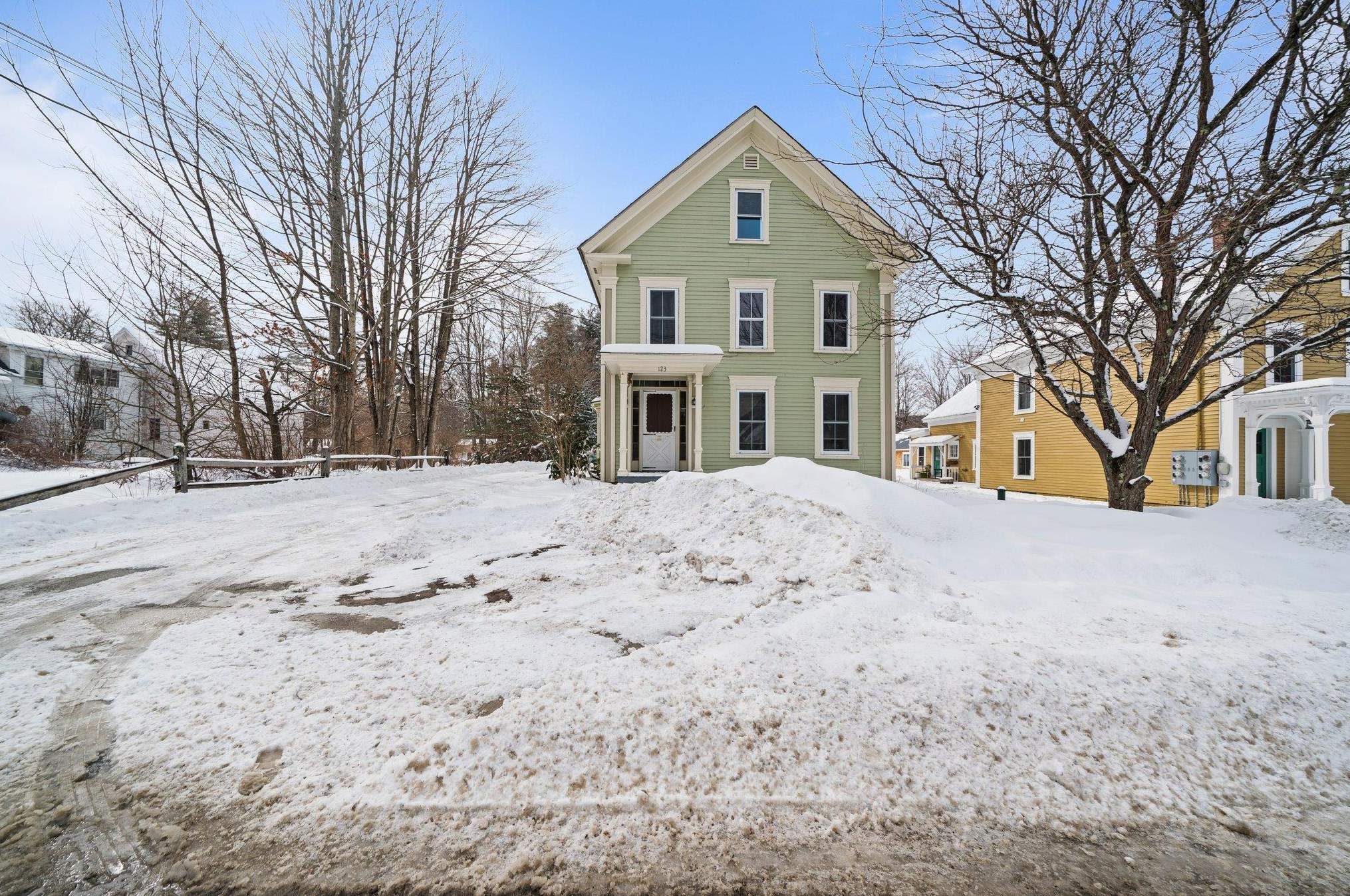 123 E Main St, Bradford, NH 03221