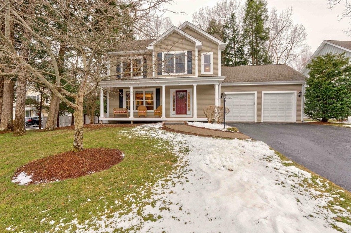 52 Pondview Ln, Manchester, NH 03102-8414