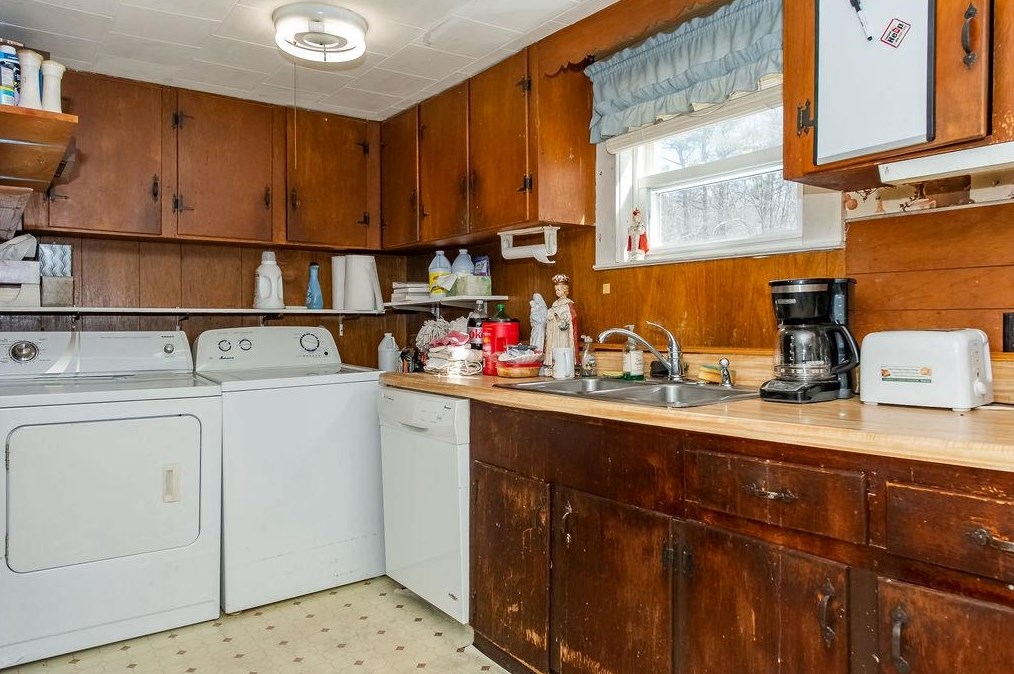 18 Howe Rd, Portsmouth, NH 03869