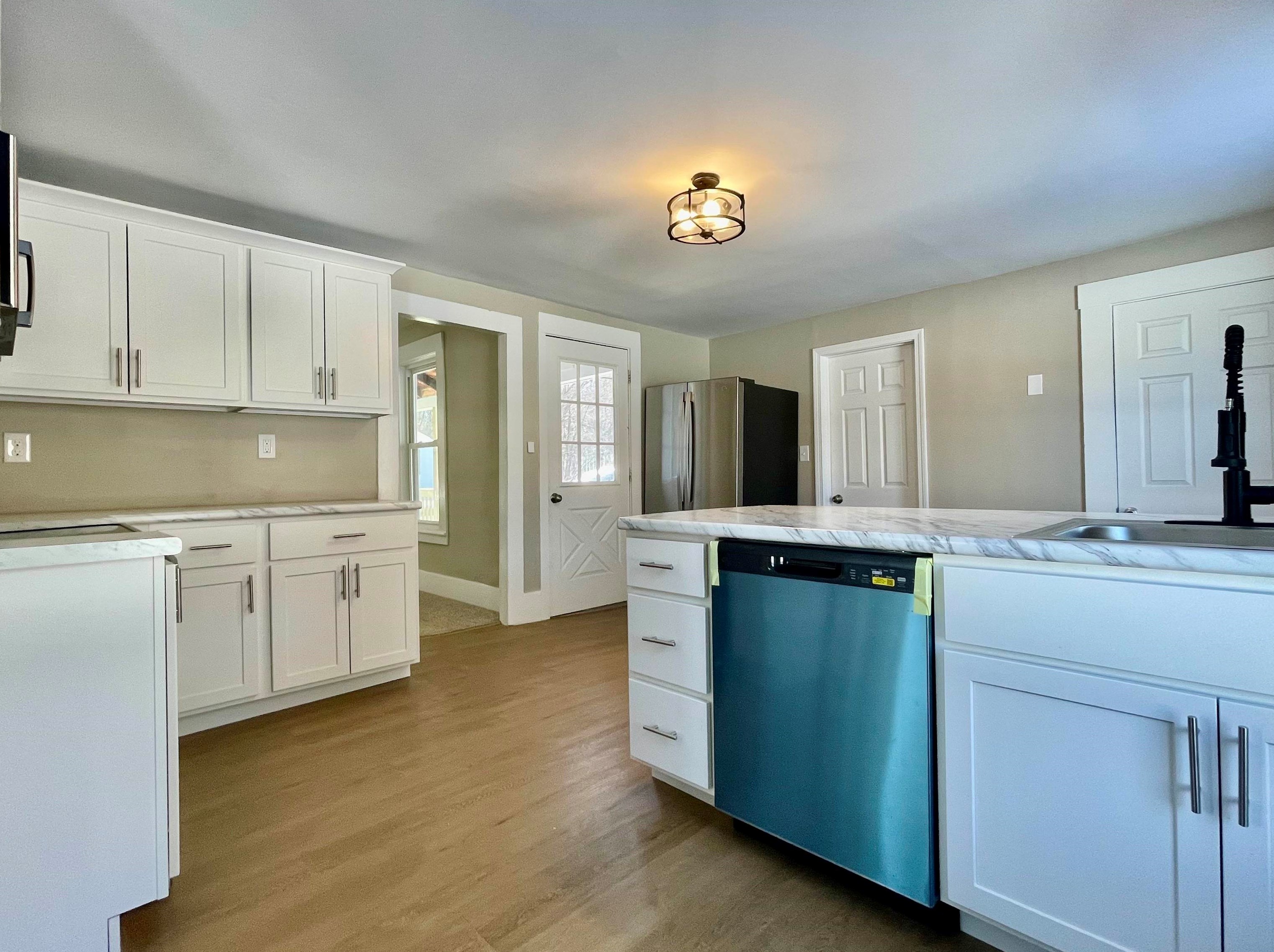 18 River Rd, Concord, NH 03303