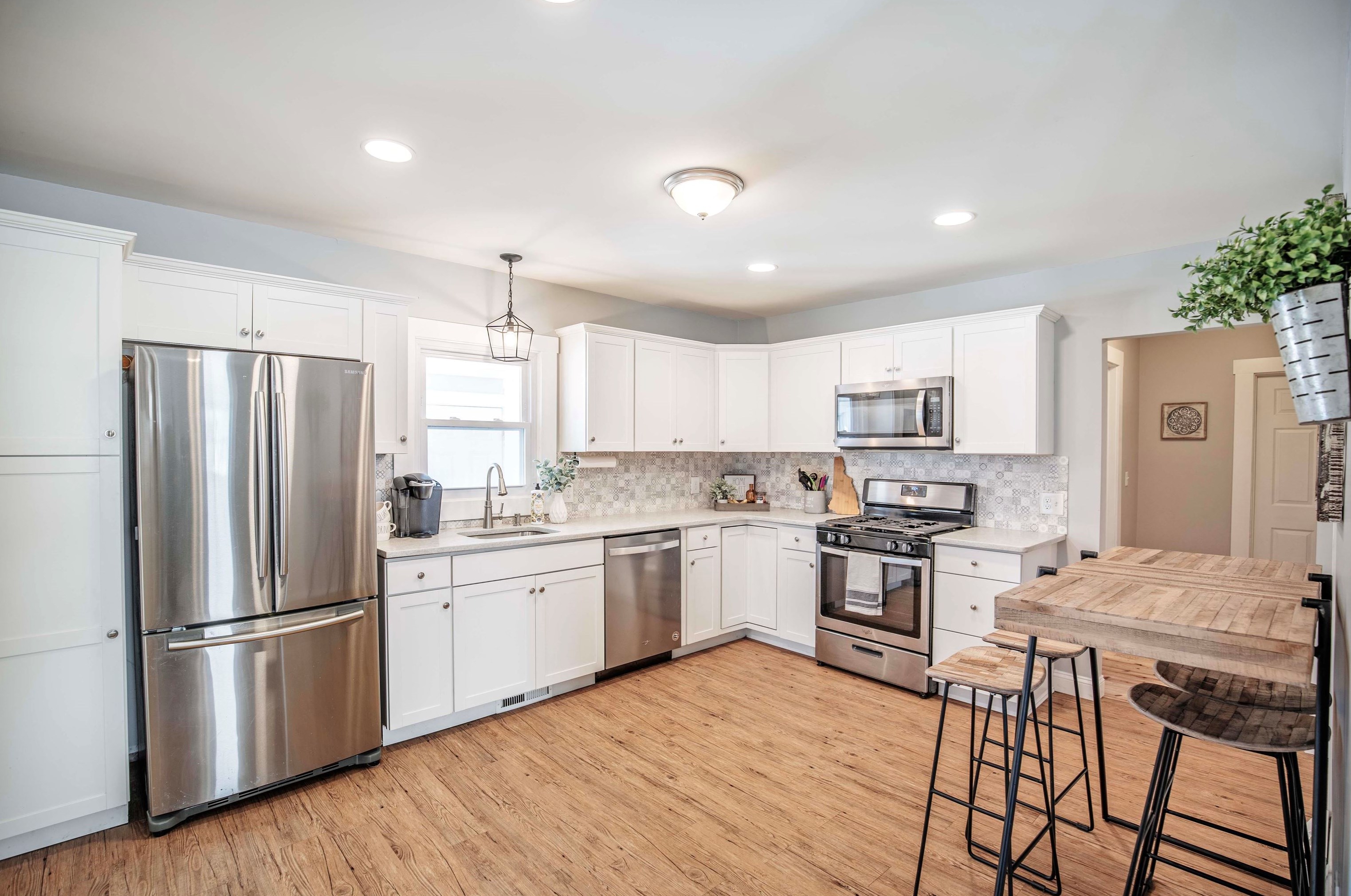 25 Maynard Ave, Manchester NH  03103-3058 exterior