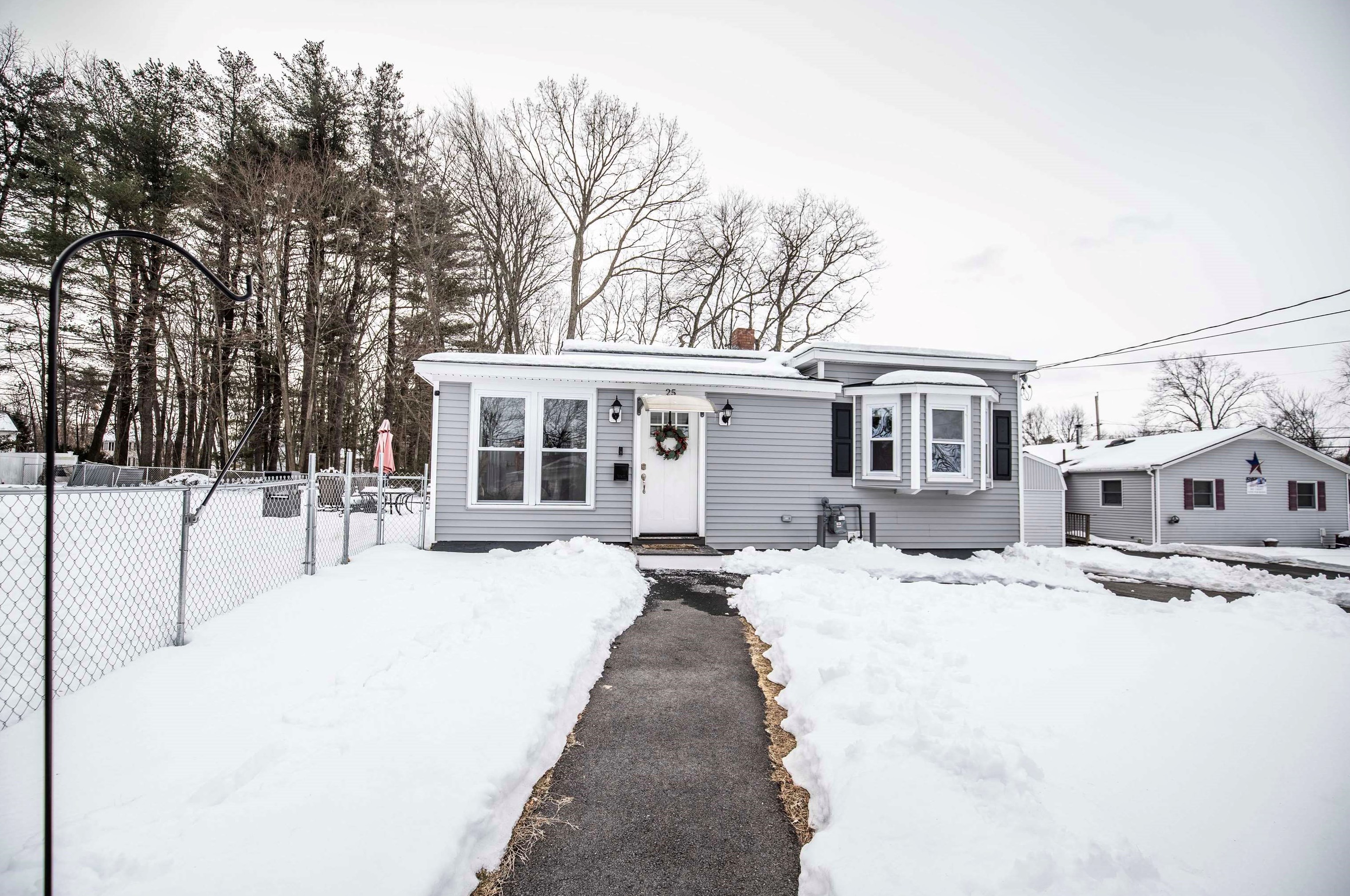 25 Maynard Ave, Manchester NH  03103-3058 exterior