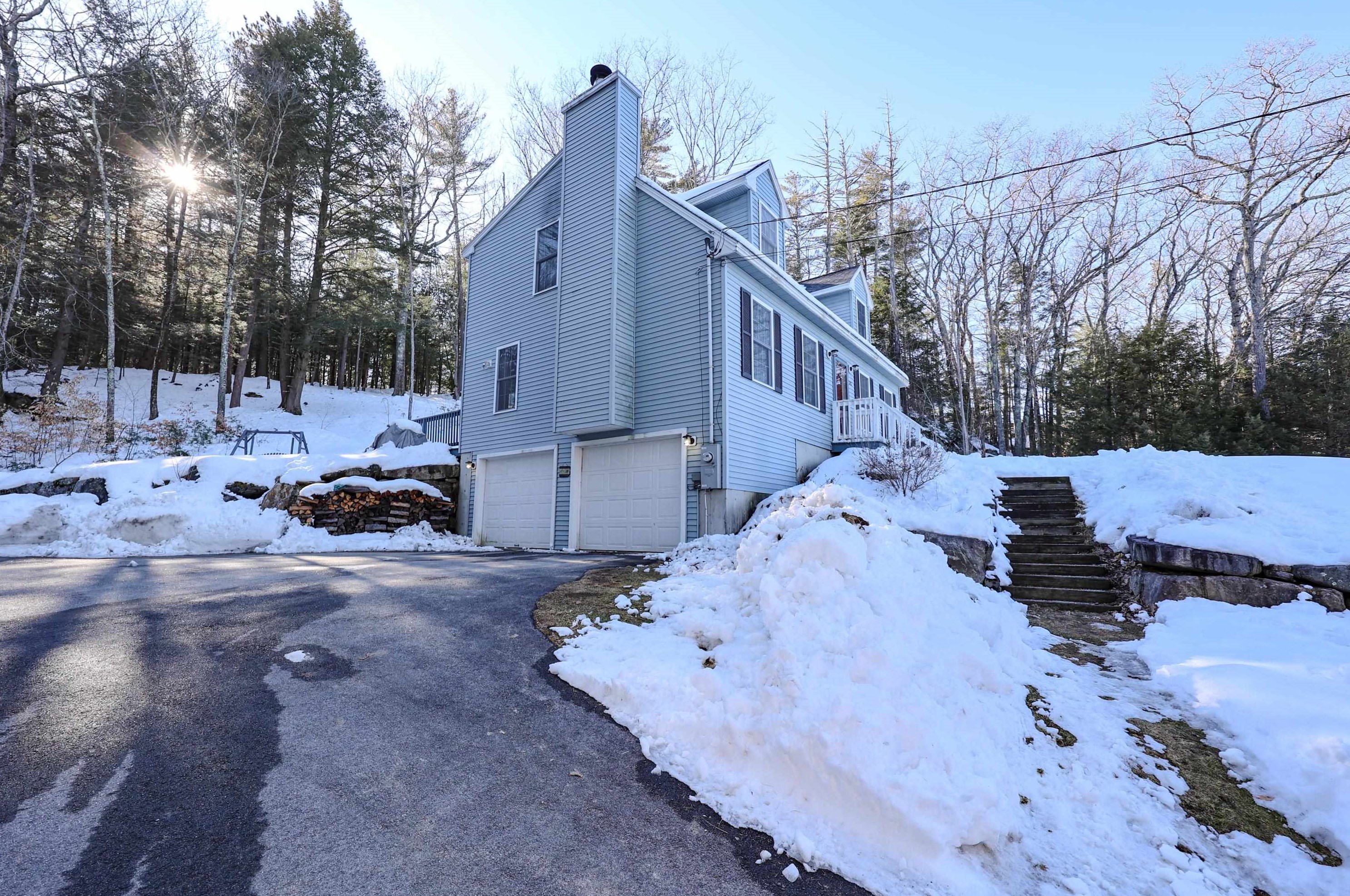 32 Critchett Rd, Raymond, NH 03077