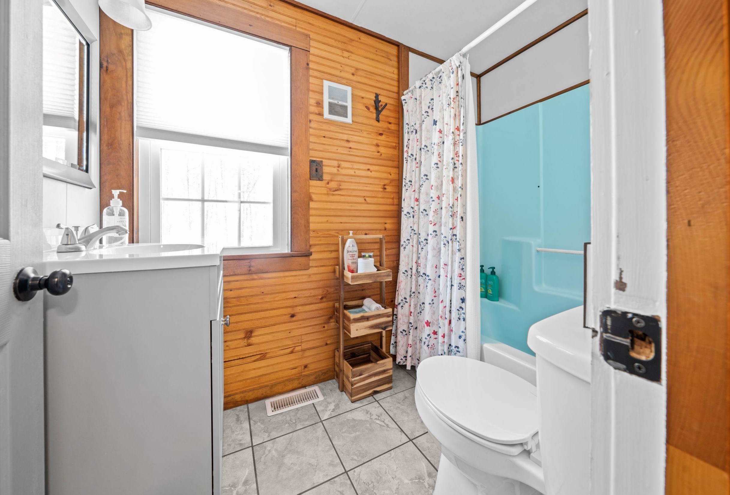 45 Deer Cove Rd, Ctr Ossipee NH  03814-6106 exterior