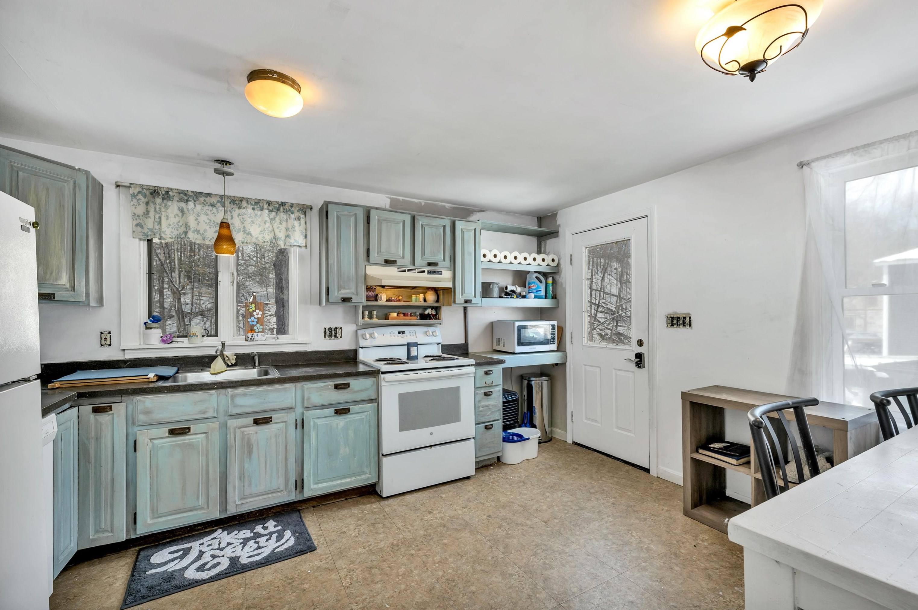 41 Island St, Wilton, NH 03086