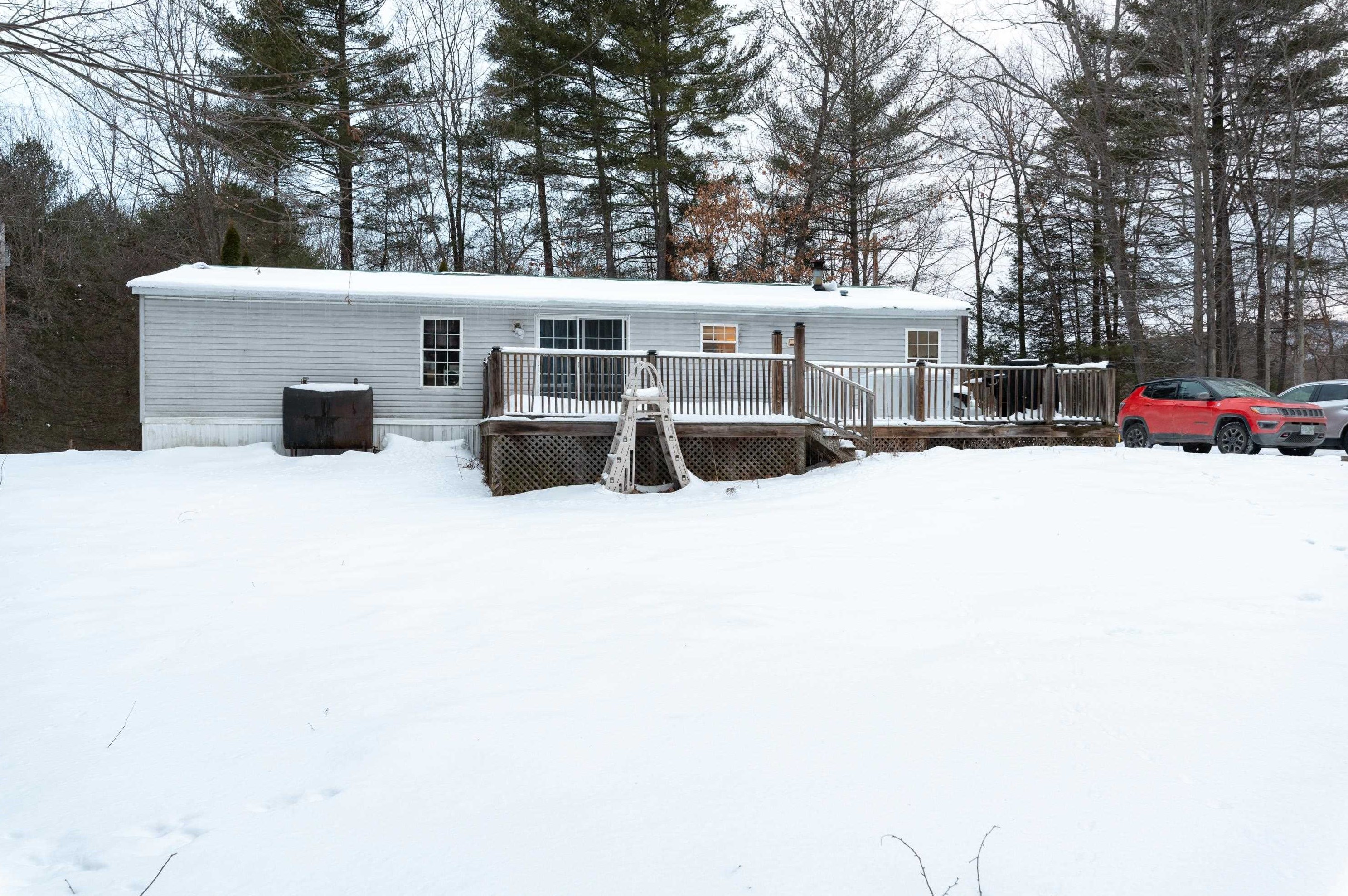 138 Middle Oxbow Rd, Hinsdale, NH 03451