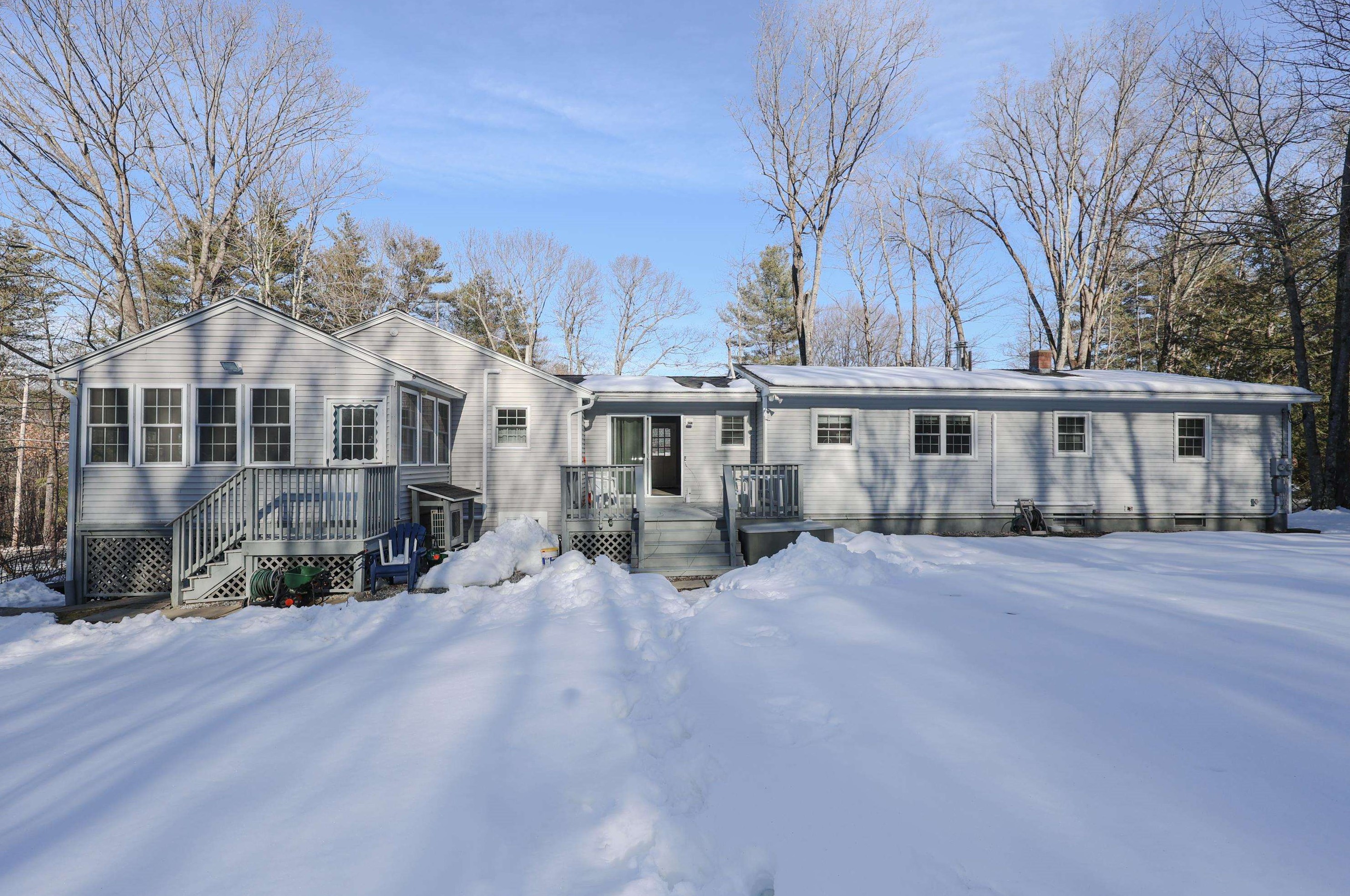 118 Wallace Rd, Goffstown, NH 03045