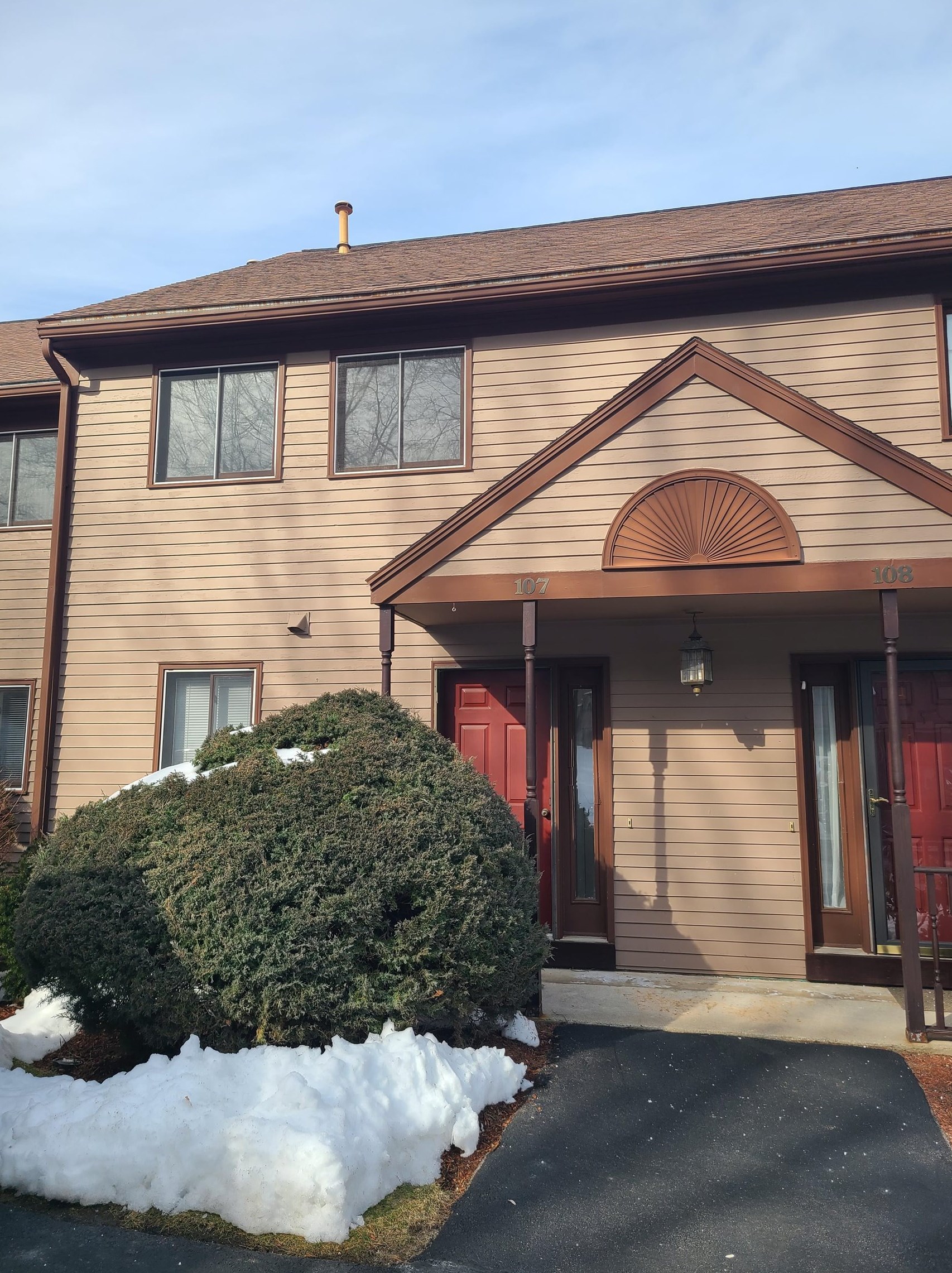 107 Eastview Dr, Wilton, NH 03086