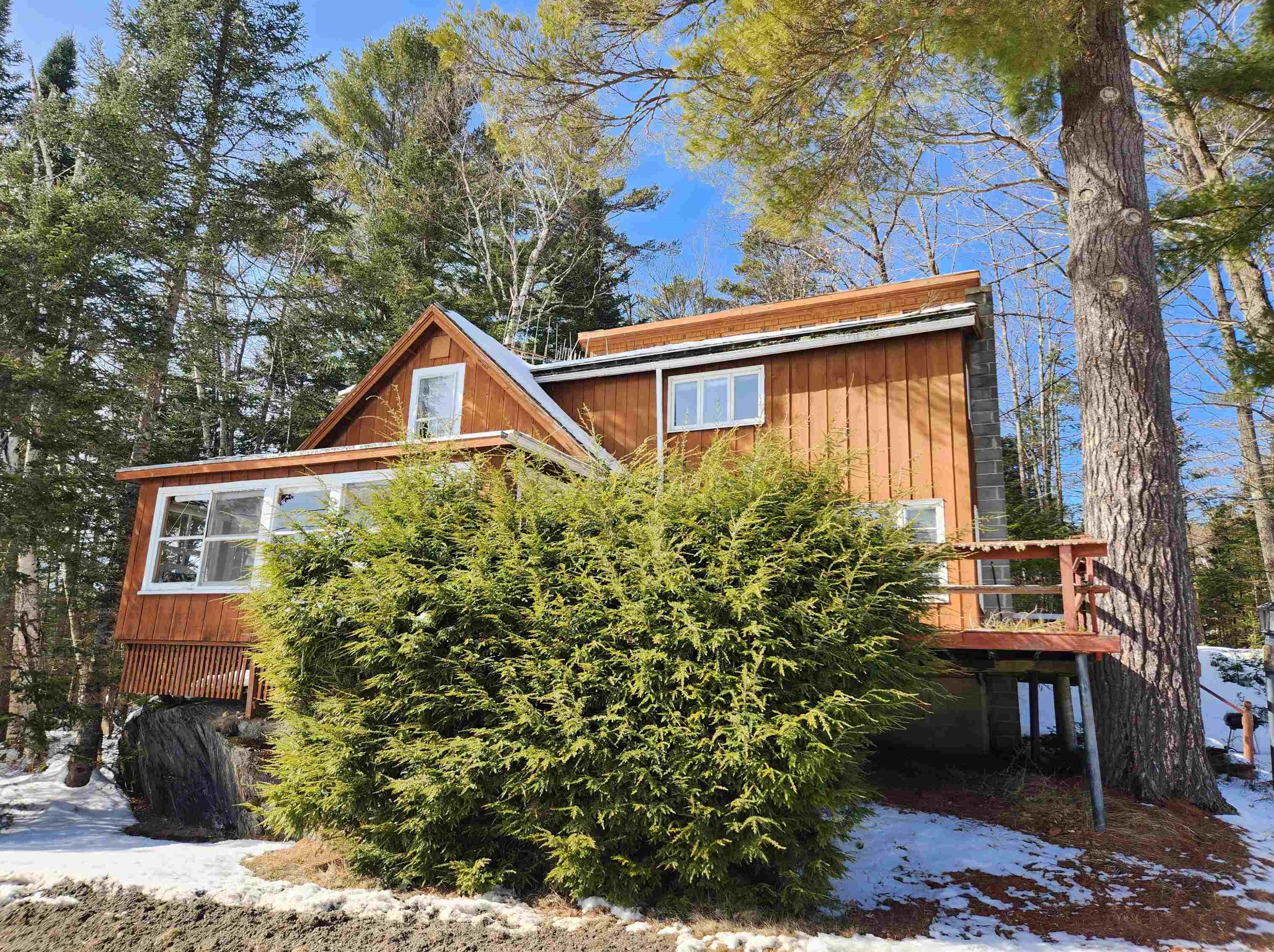 141 Streeter Pond Dr, Landaff, NH
