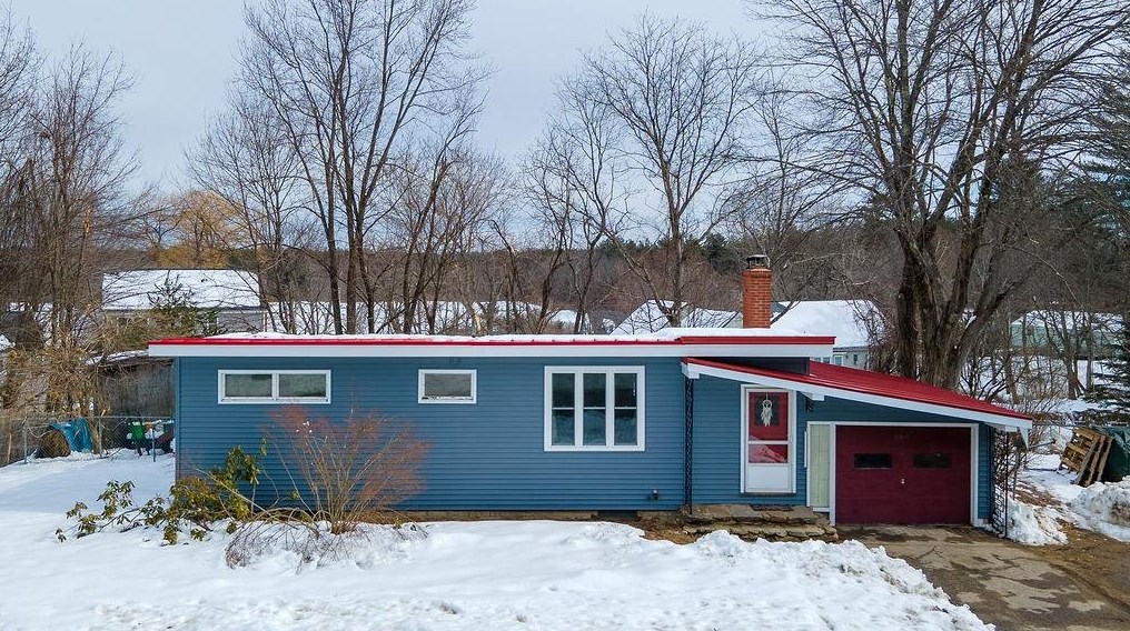 296 Green St, Somersworth, NH 03878