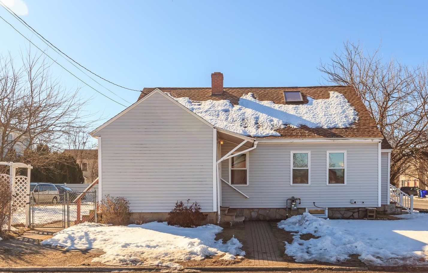 27 Pne St, Manchester NH 03103-5331 exterior