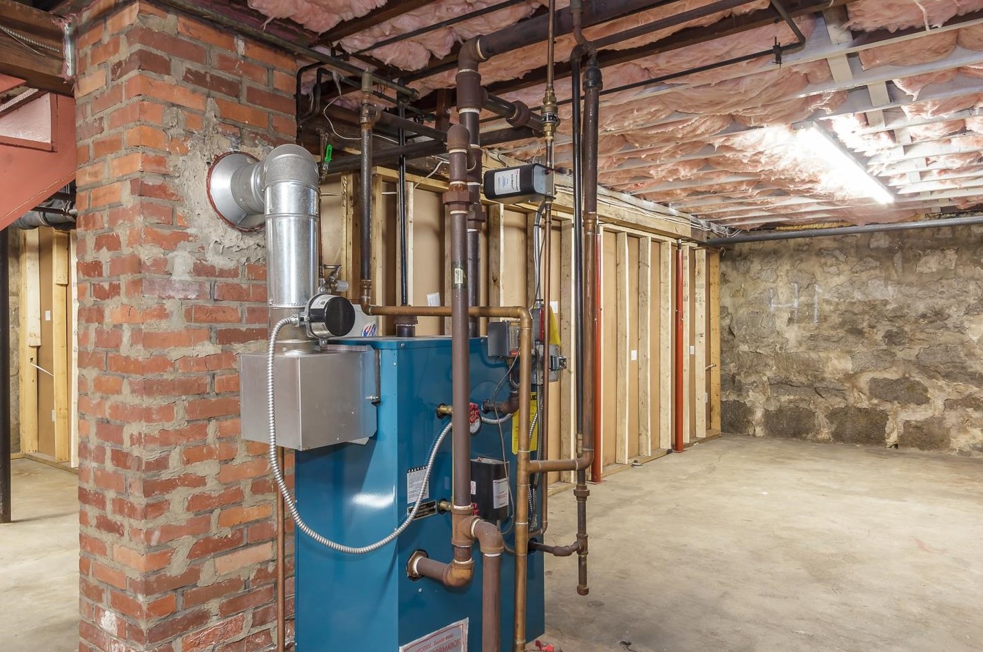 27 Pne St, Manchester NH 03103-5331 exterior