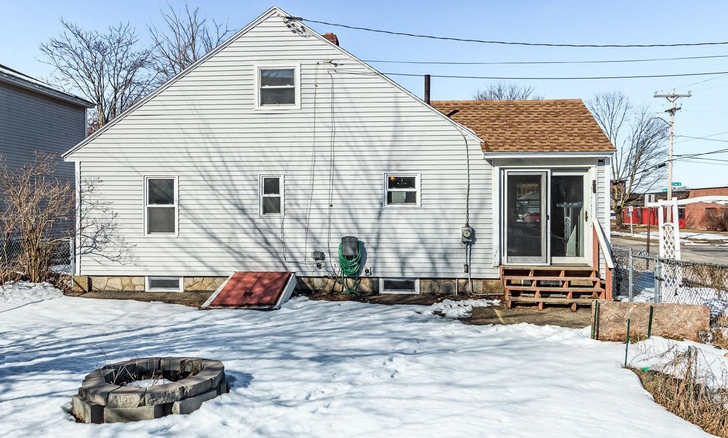 27 Pne St, Manchester NH 03103-5331 exterior