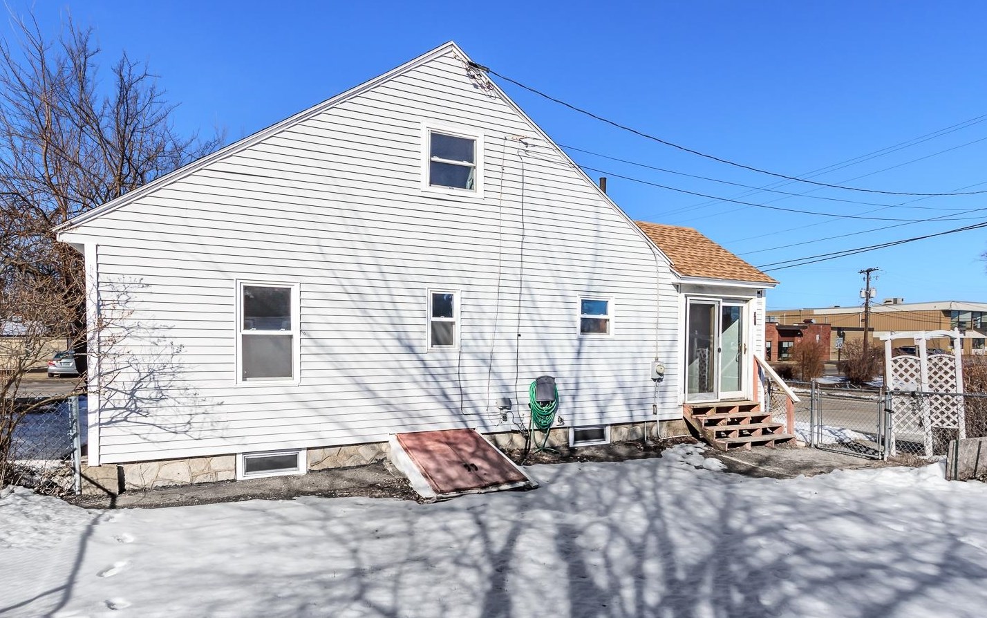 27 Pne St, Manchester NH 03103-5331 exterior