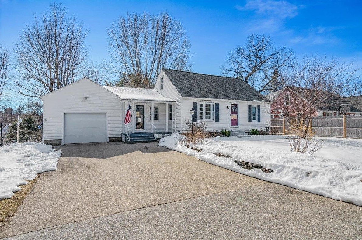 38 Gordon St, Nashua, NH 03064