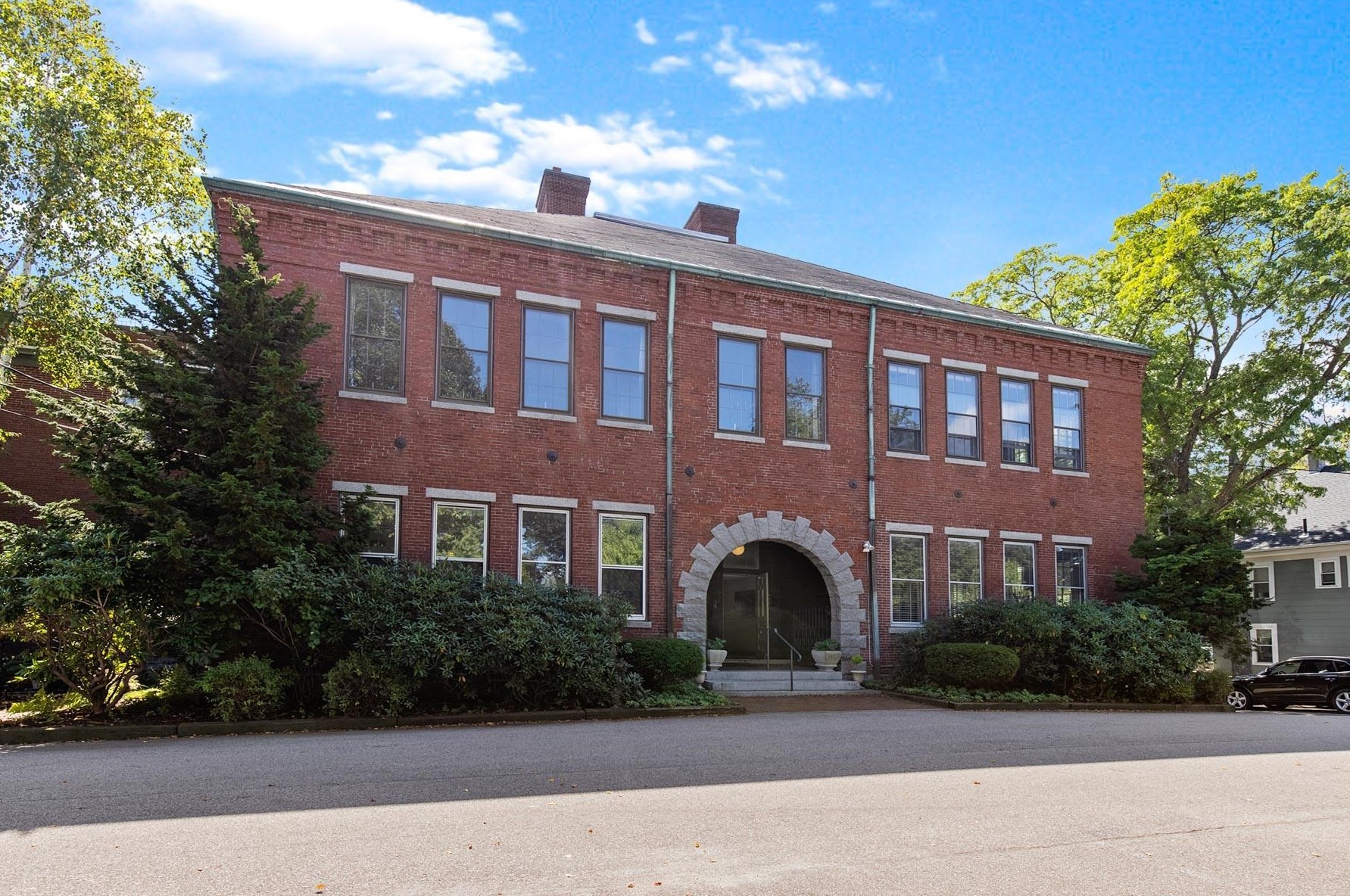 50 S School St #4, Portsmouth, NH 03801
