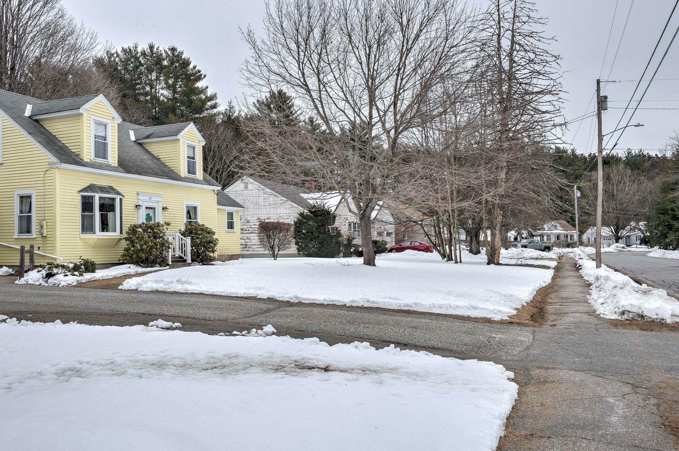 41 Birch St, Keene, NH 03431