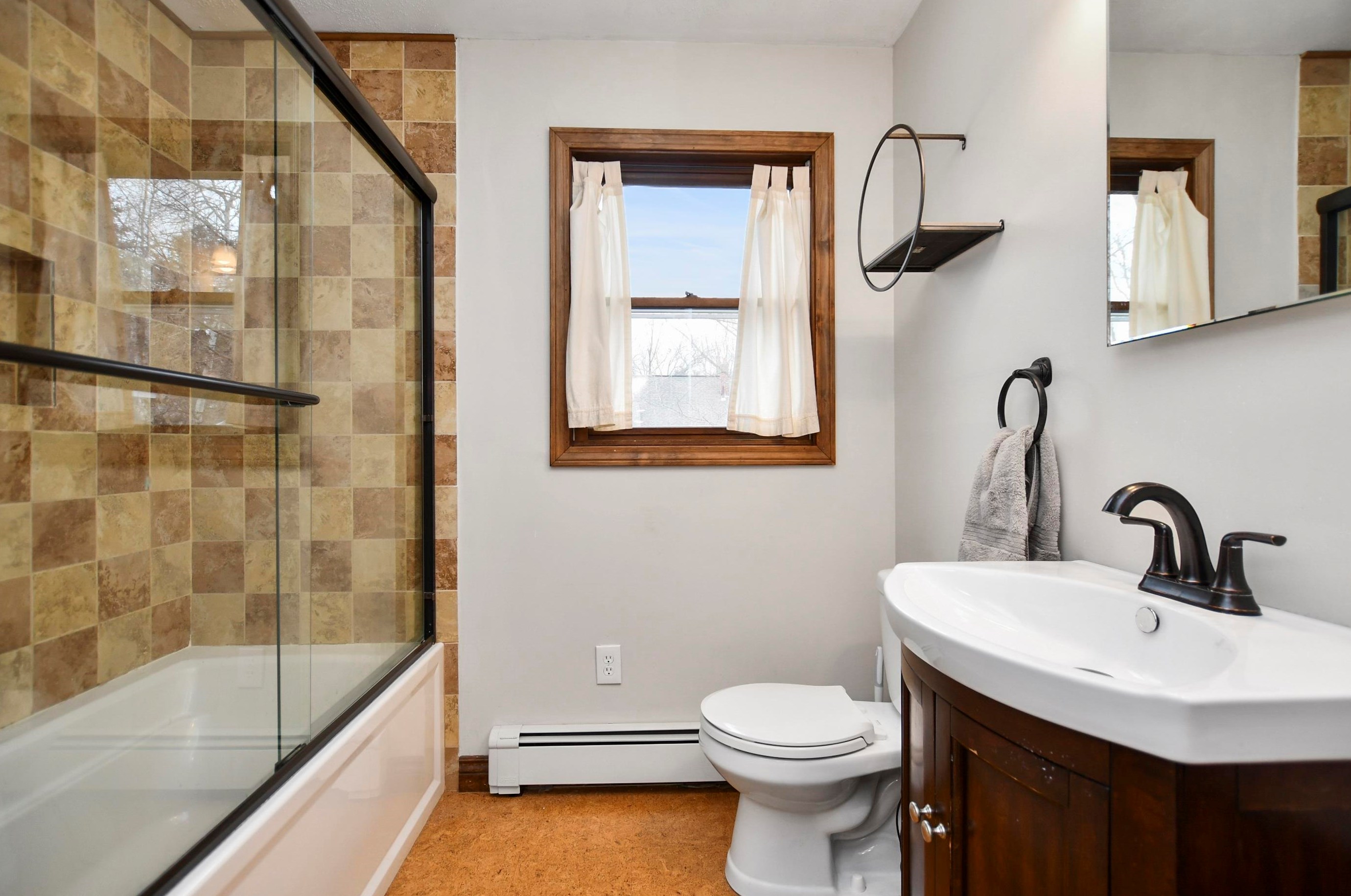 166 Exchange Ave, Manchester NH  03104-1532 exterior