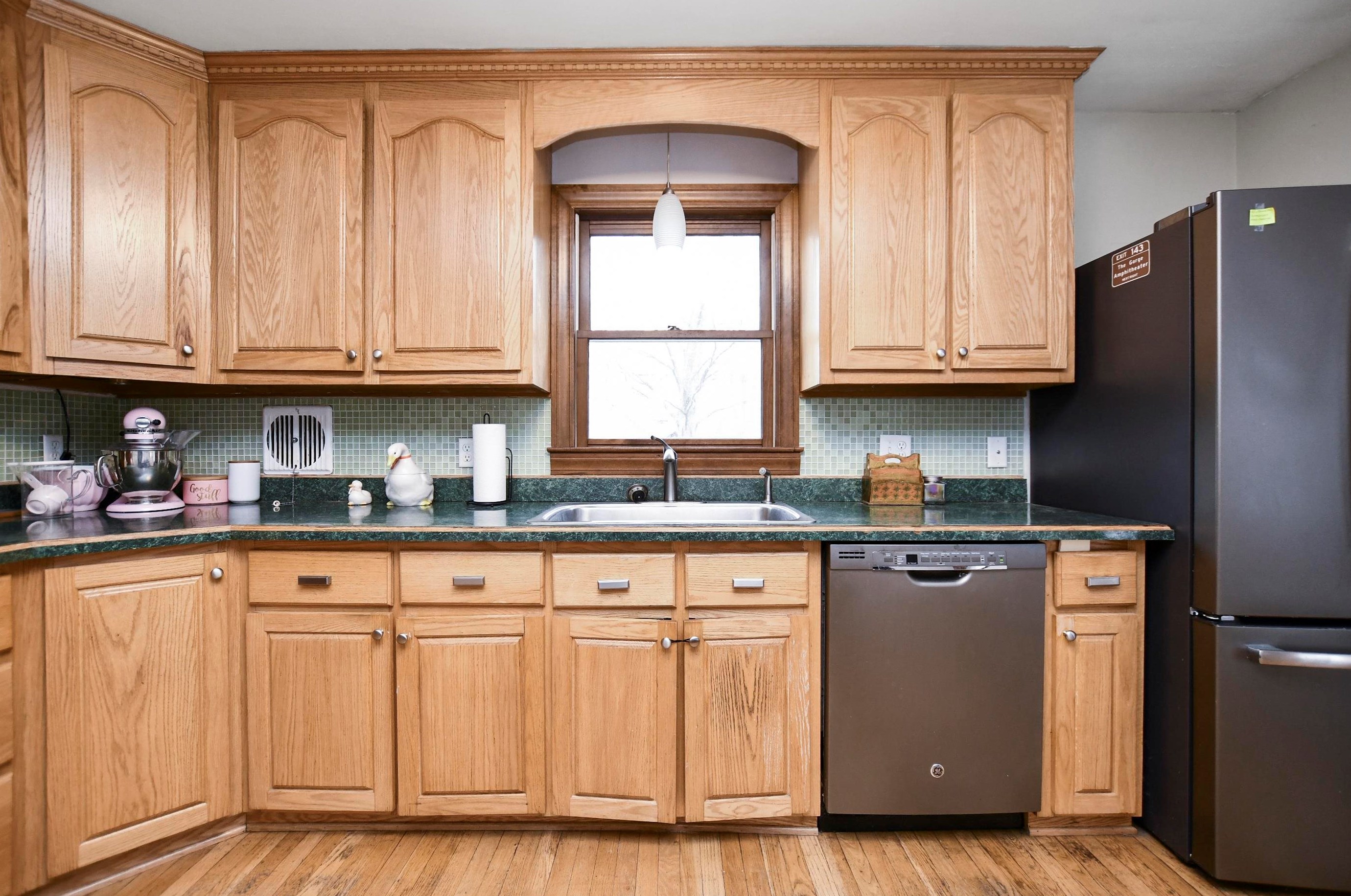 166 Exchange Ave, Manchester NH  03104-1532 exterior