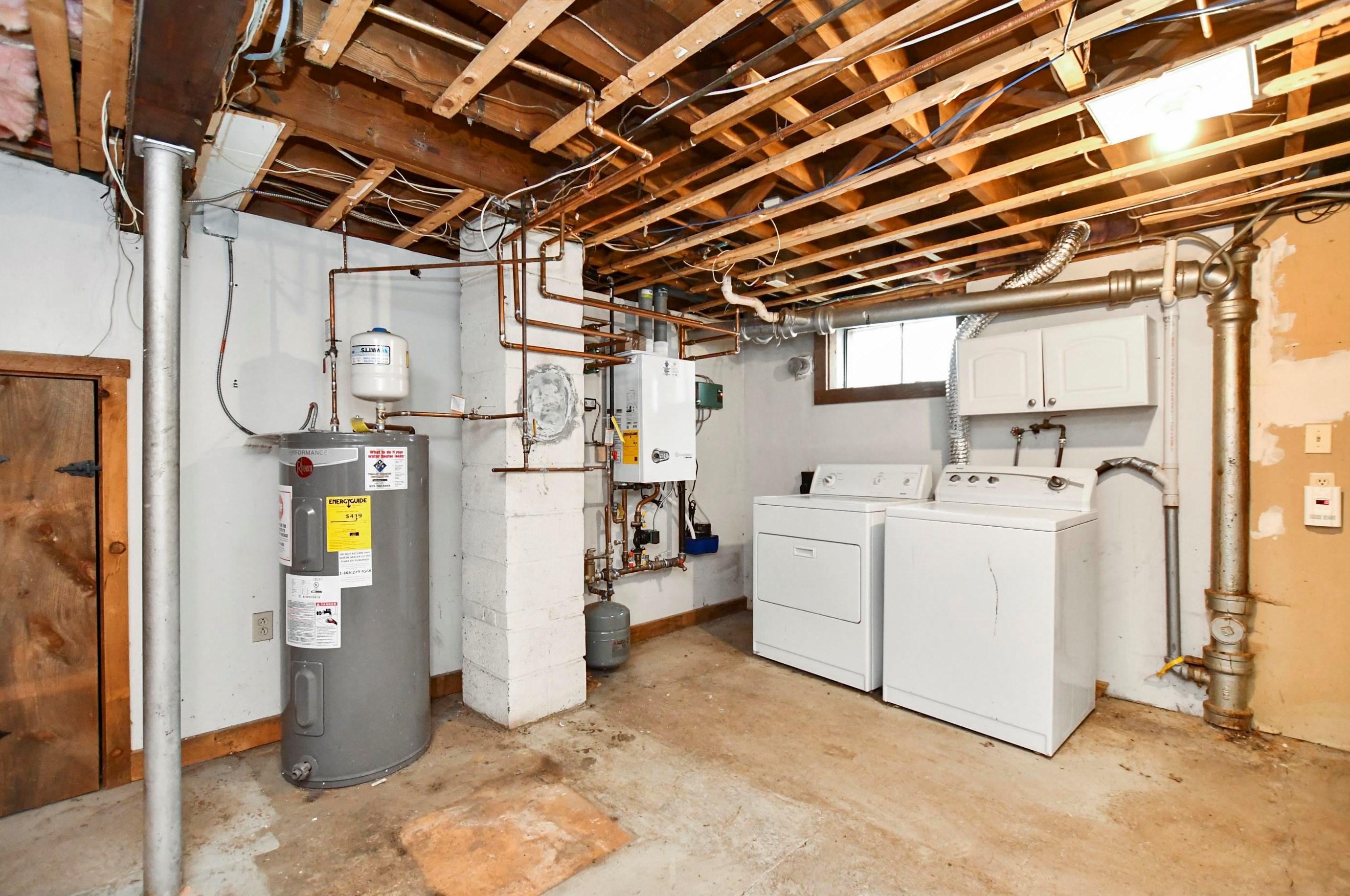 166 Exchange Ave, Manchester NH  03104-1532 exterior