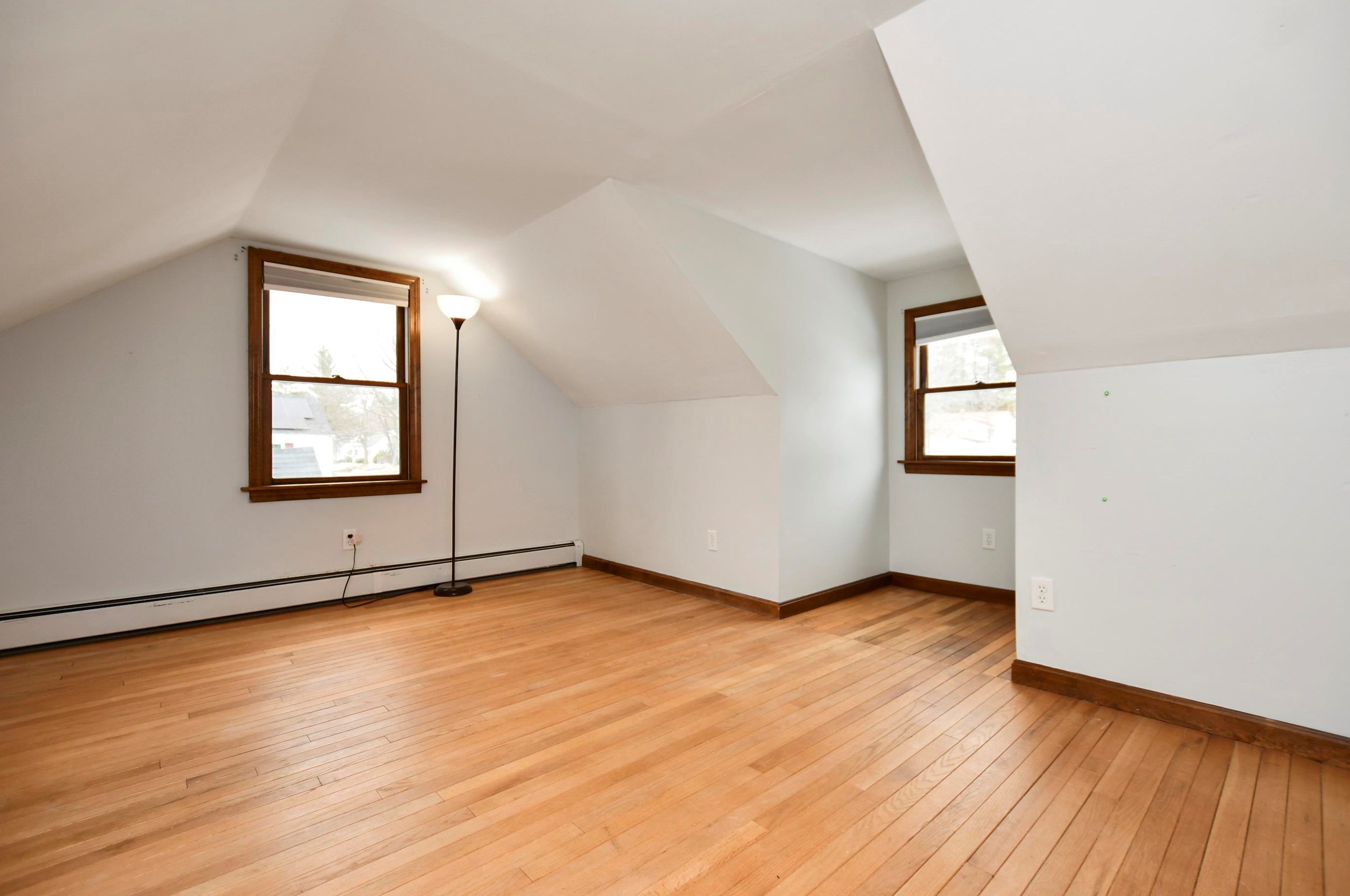 166 Exchange Ave, Manchester NH  03104-1532 exterior