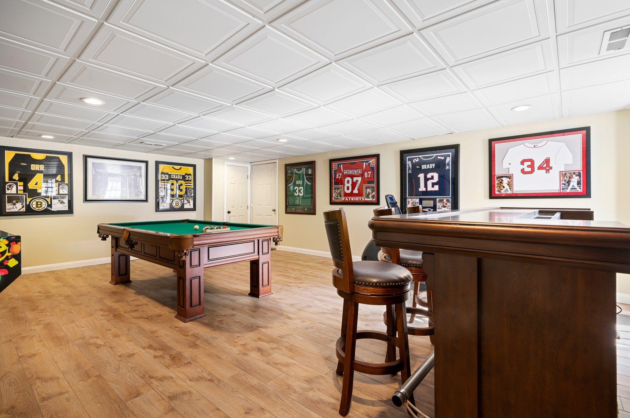 1110 Goffstown Rd, Manchester NH  03102-2359 exterior