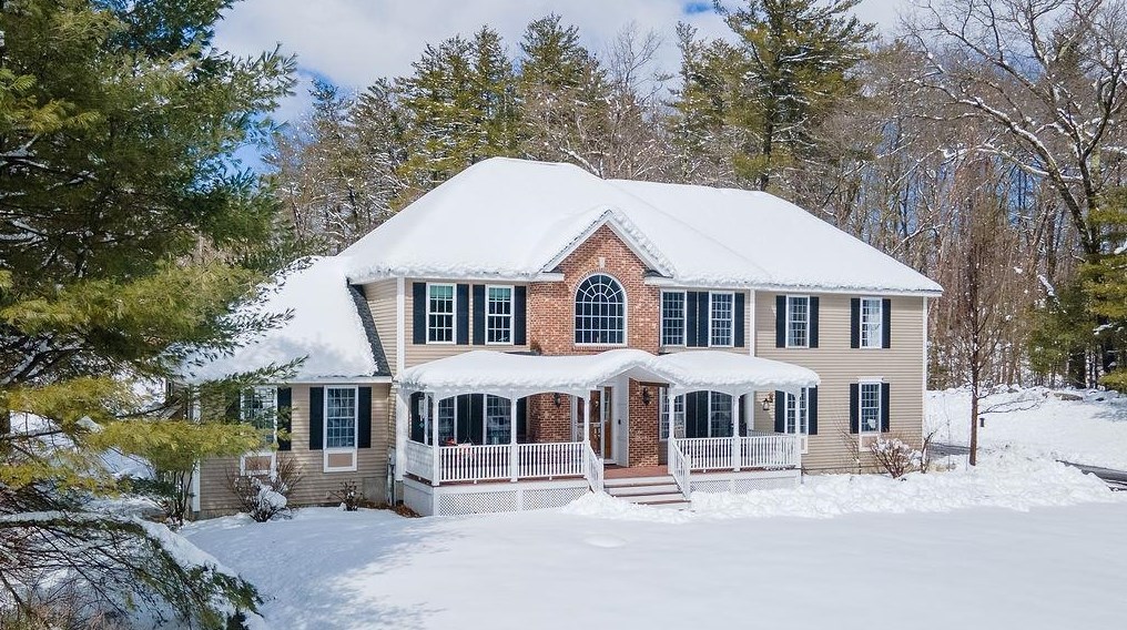 49 Auburn Rd, Londonderry, NH 03053