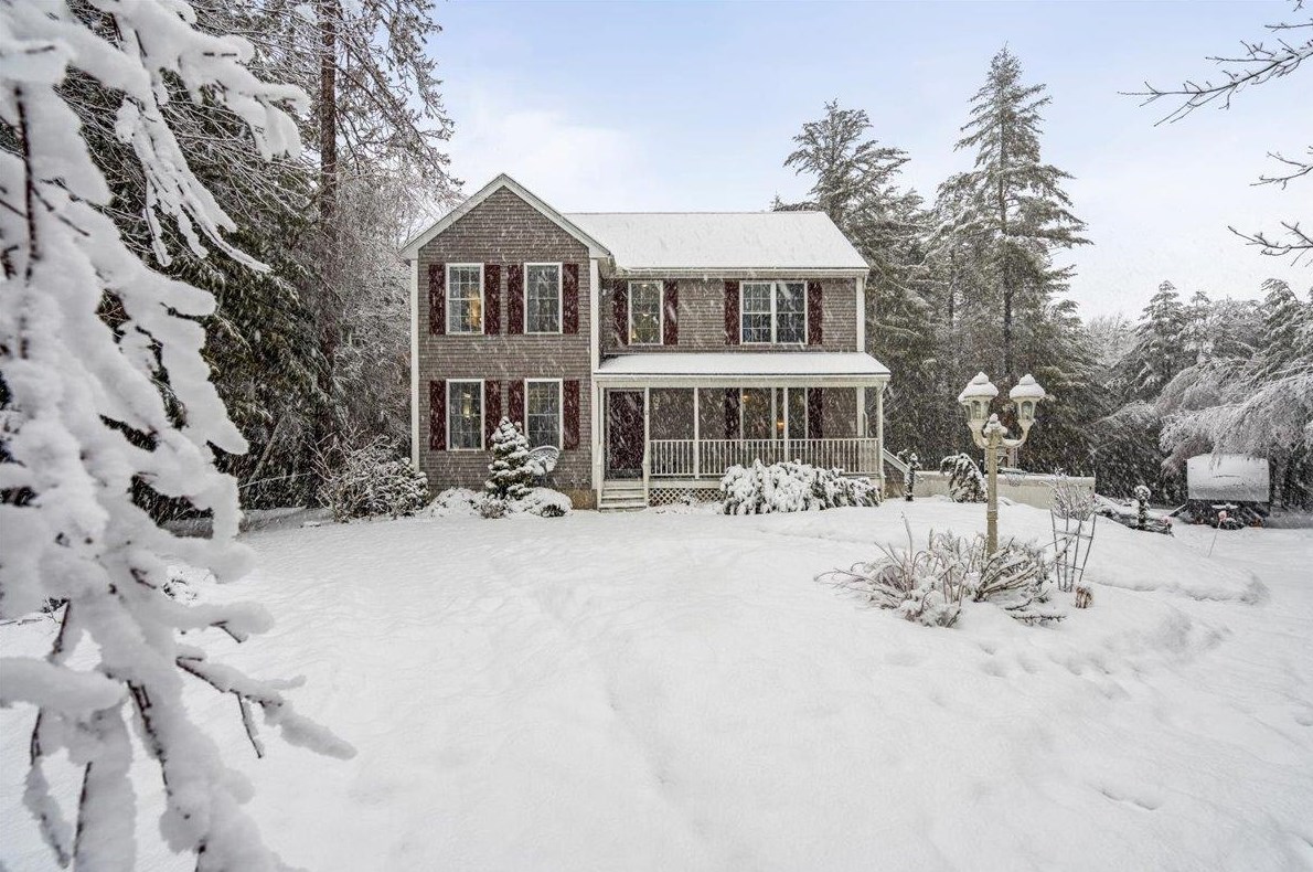 12 Prospect Rd, Deerfield, NH 03037