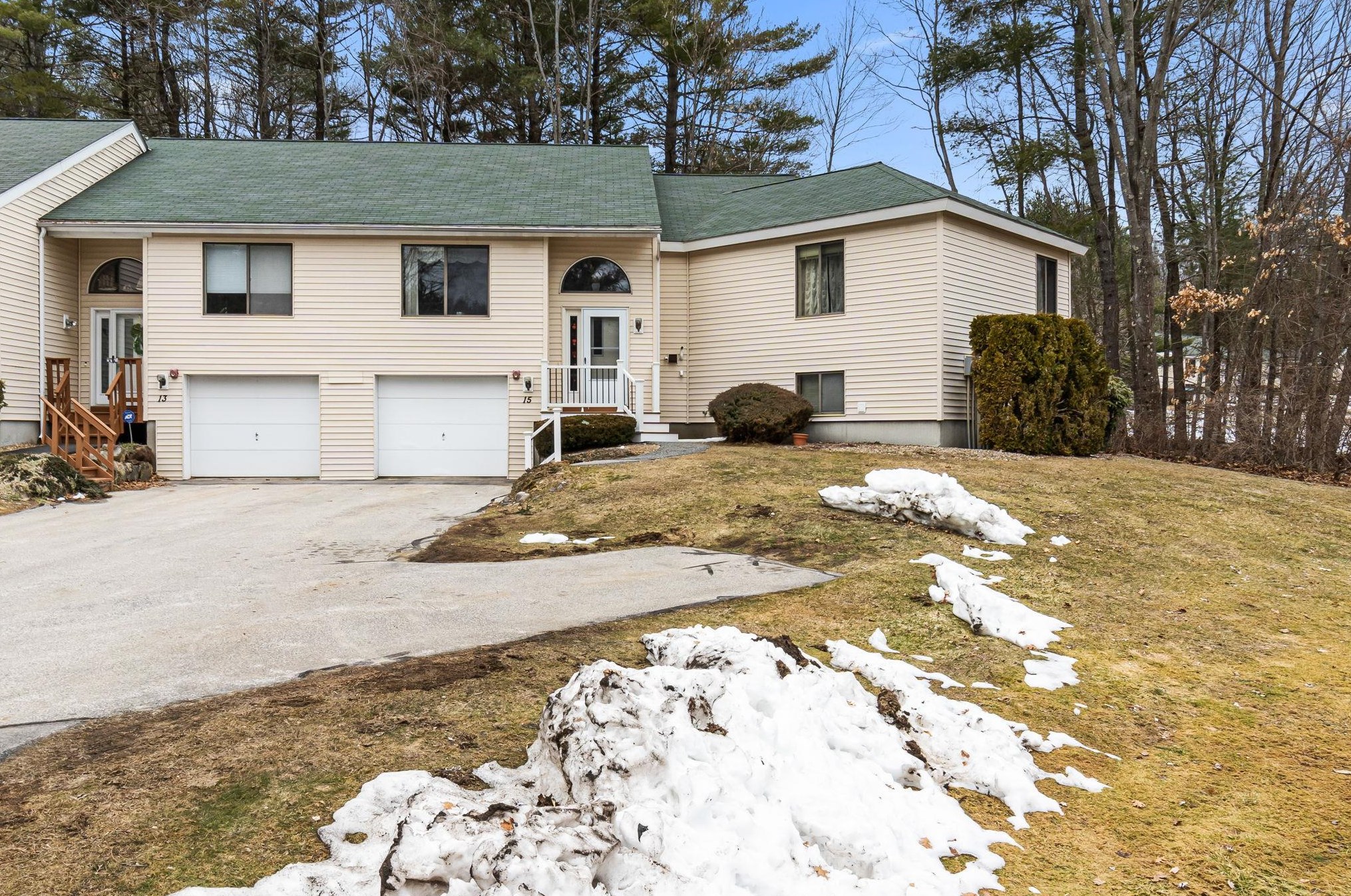 15 Beechwood Ct, Atkinson, NH 03811 exterior