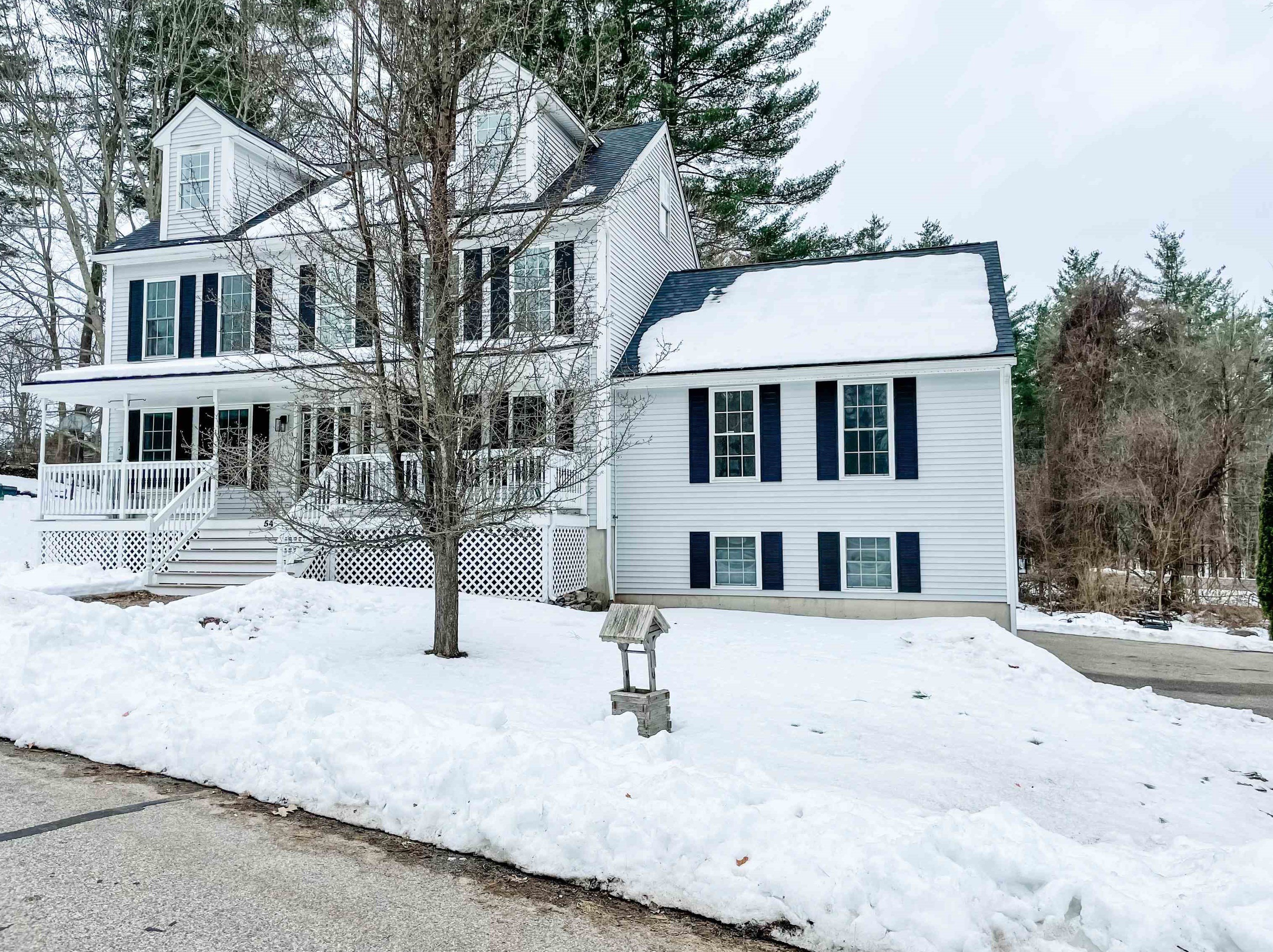 54 Lamprey Village Dr, Epping, NH 03042-1908