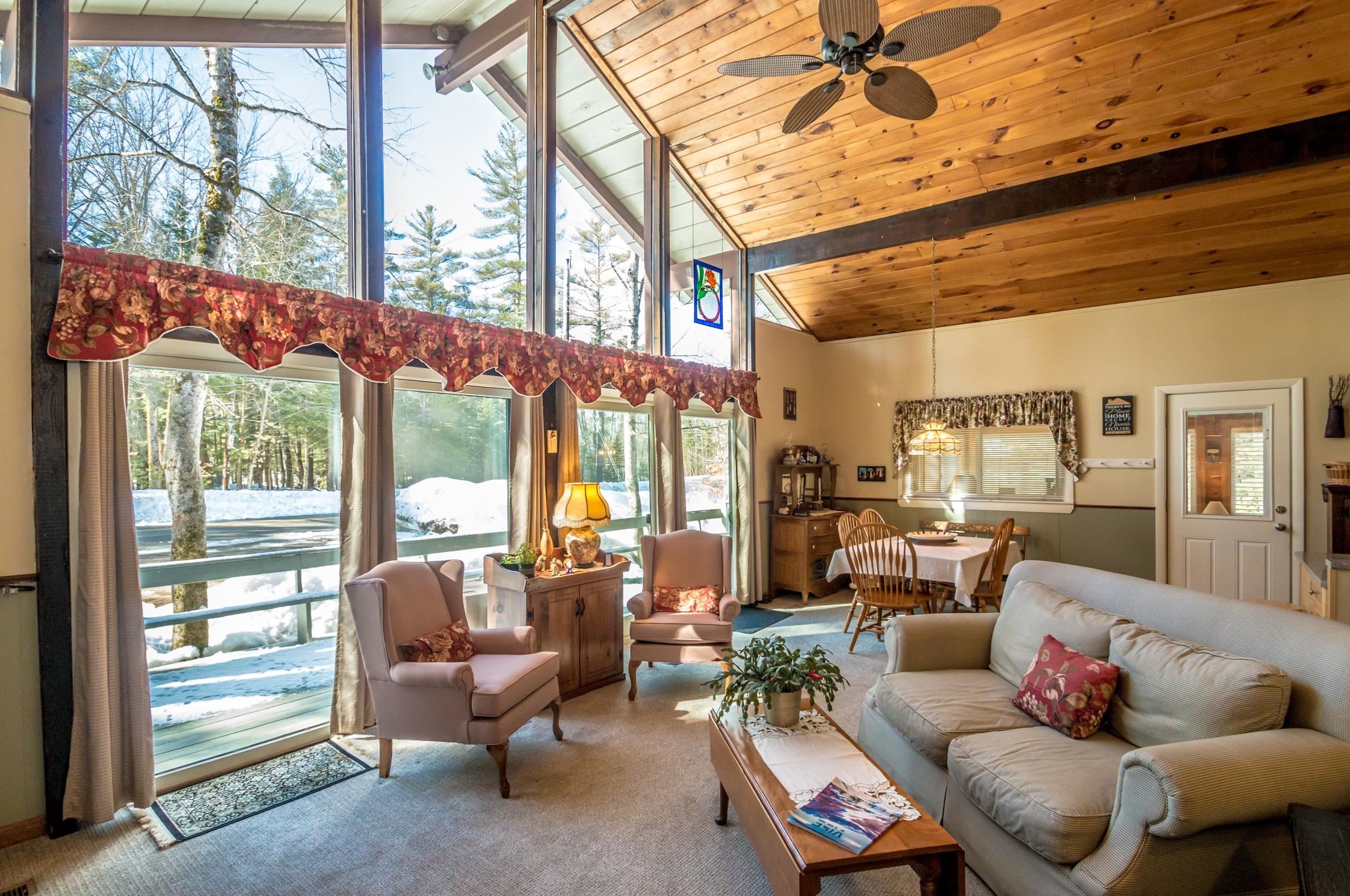 60 Pequawket Dr, Albany, NH 03818