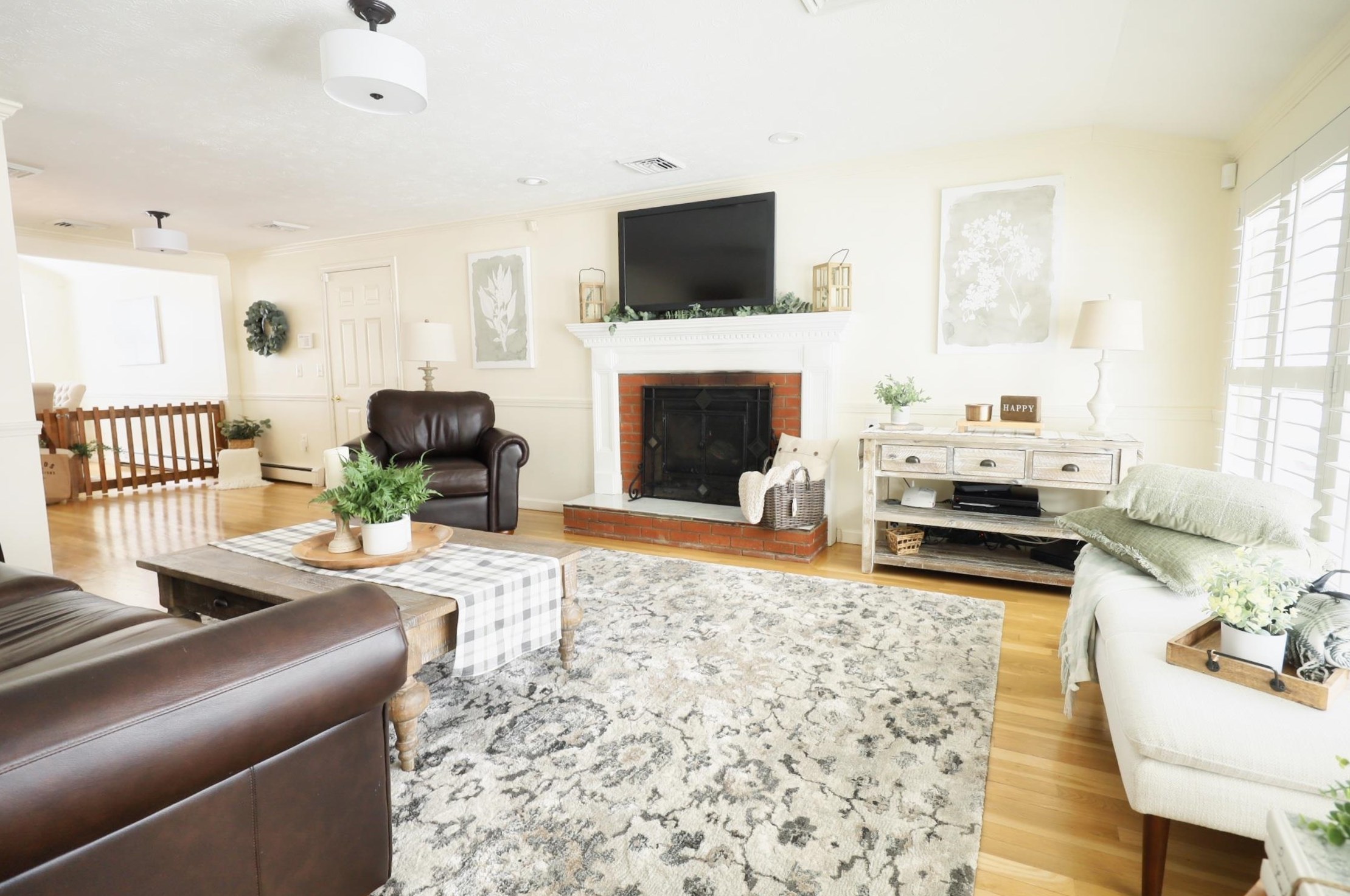 156 Paquette Ave, Manchester, NH 03104-1753