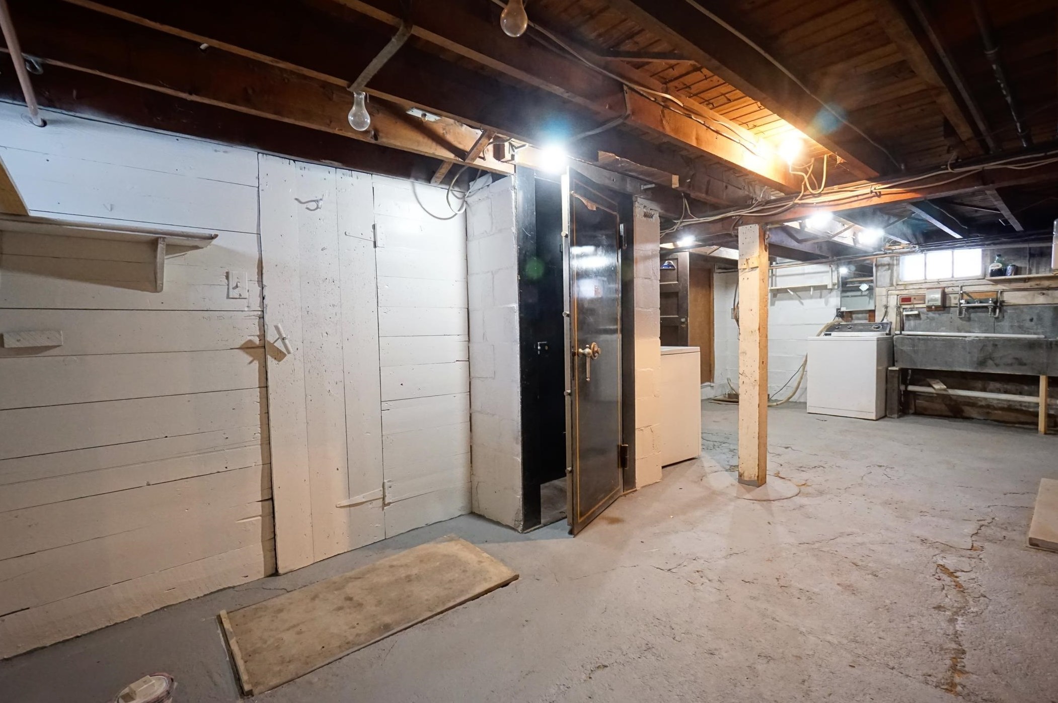 1 May St, Nashua NH  03064-1238 exterior