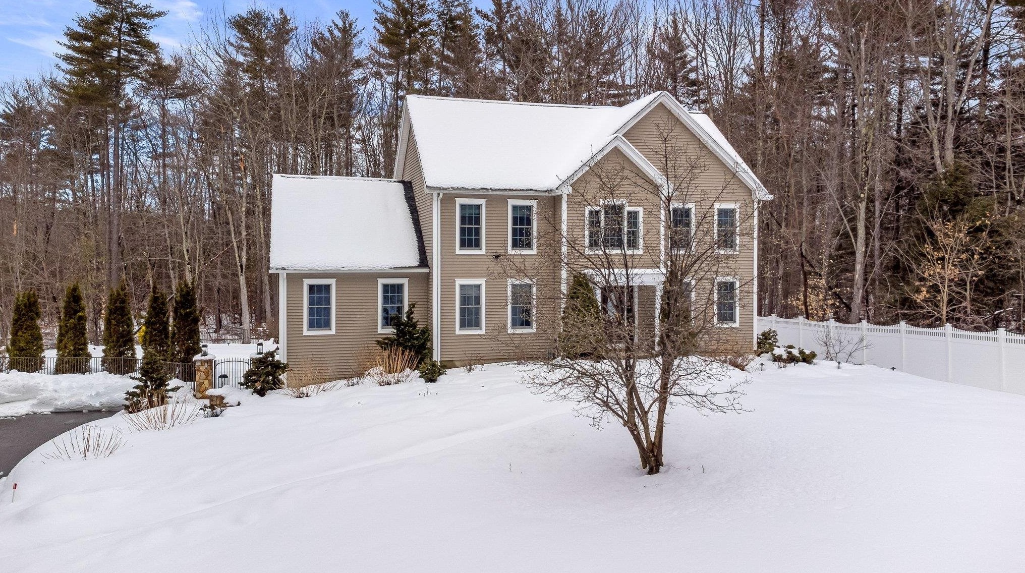 15 Arlington Dr, Dover, NH 03820