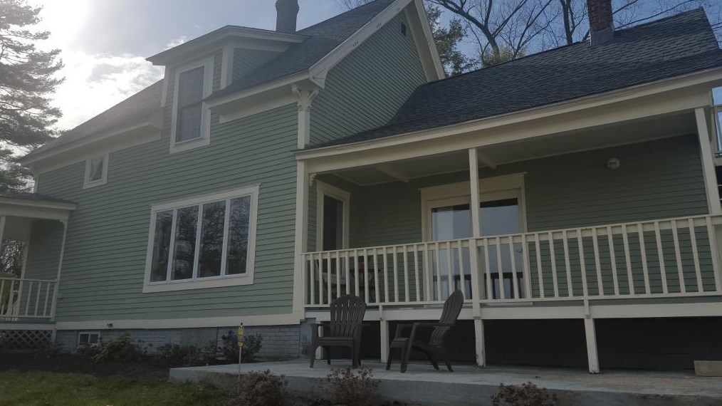 1789 Brown Ave, Manchester, NH 03103-6726
