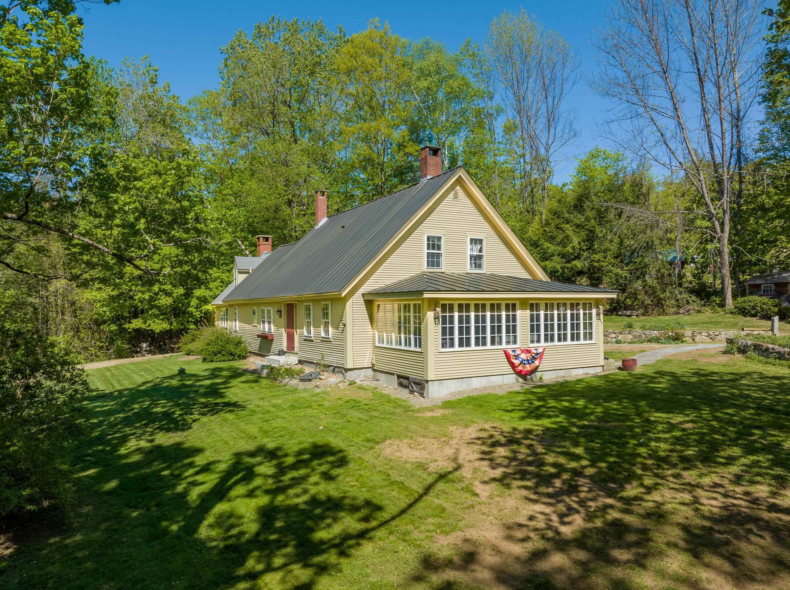 280 Coxboro Rd, Holderness, NH 03245