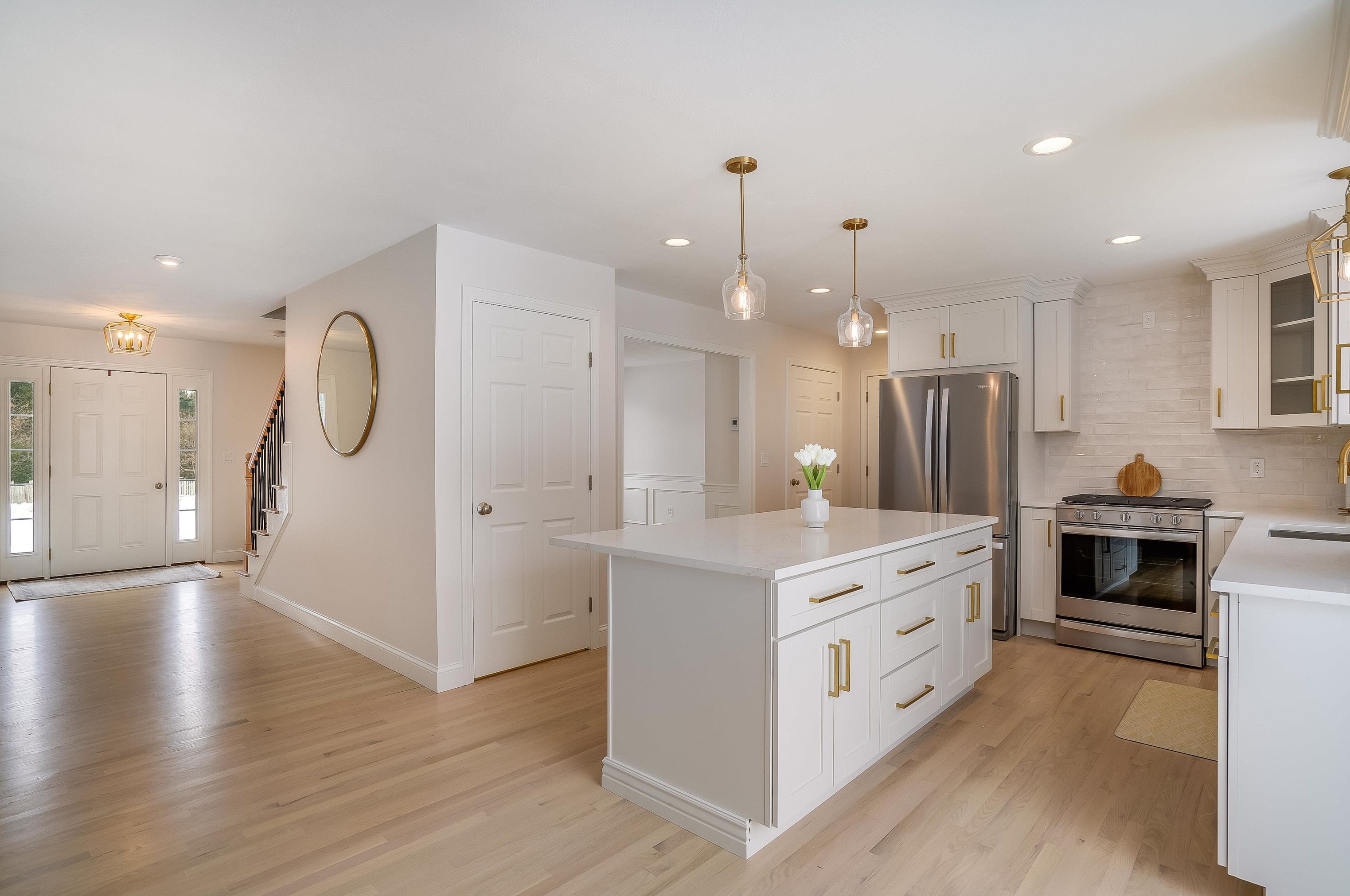 2 Whippoorwill Cir, Londonderry, NH 03053