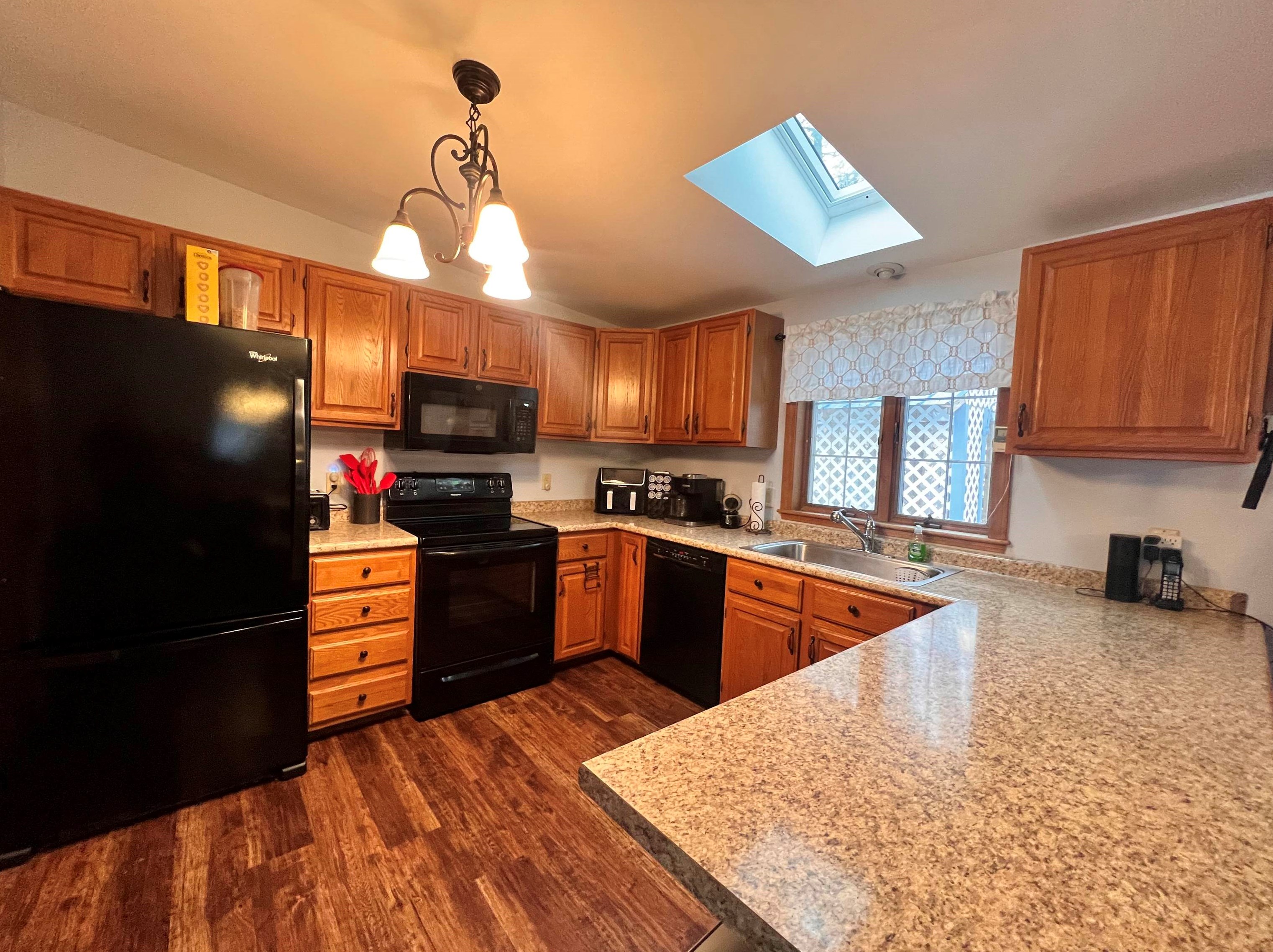 14 Mcneil Rd, Hillsboro, NH 03244